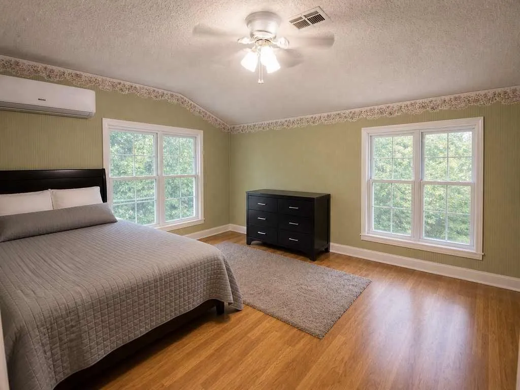 Single Family Residence For Sale in Bell County , 1708 S Wall Street, Belton, Texas 76513, 4 Bedroom, 2 Bathroom, 2 Garage spaces, 3,004 Sqft, built in 1918, Price $625,000, mls#21266824, Real Estate Agent in Belton, Homes For Sale in Bell county, Homes For Sale in Belton, Realtor in Belton Texas, Real Estate Brokerage Independent Realty Texas, Luminita Cordes Realtor