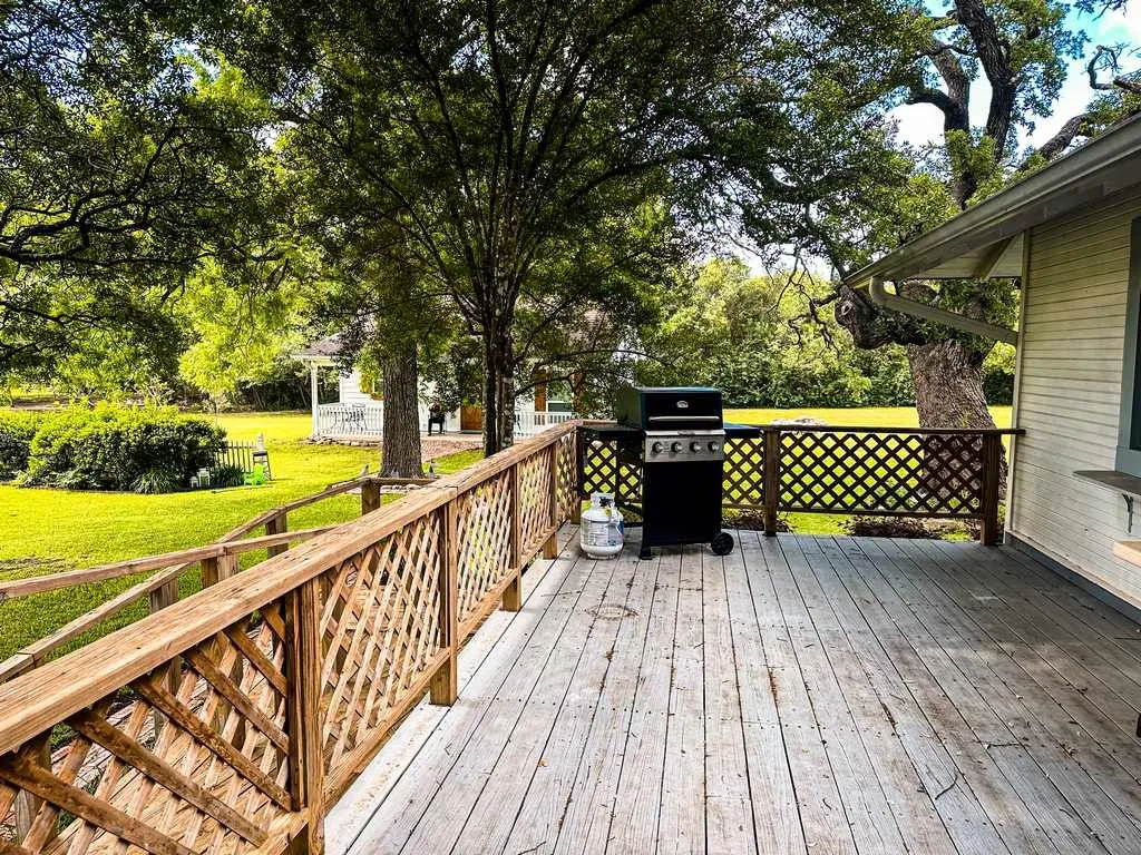 Single Family Residence For Sale in Bell County , 1708 S Wall Street, Belton, Texas 76513, 4 Bedroom, 2 Bathroom, 2 Garage spaces, 3,004 Sqft, built in 1918, Price $625,000, mls#21266824, Real Estate Agent in Belton, Homes For Sale in Bell county, Homes For Sale in Belton, Realtor in Belton Texas, Real Estate Brokerage Independent Realty Texas, Luminita Cordes Realtor