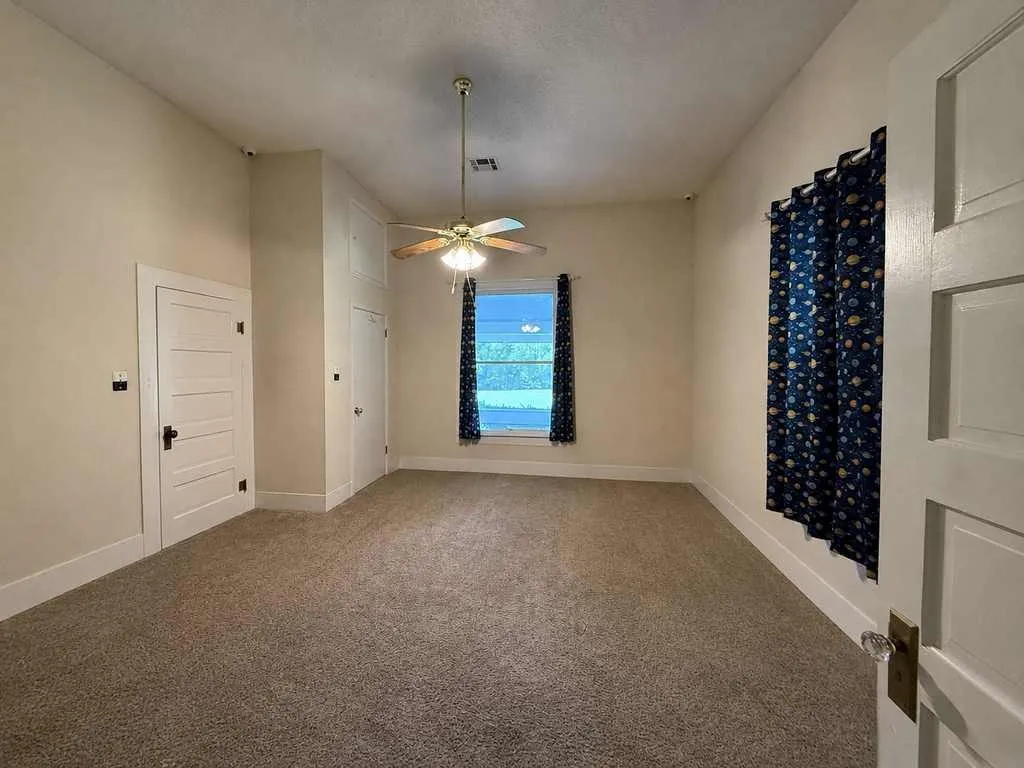 Single Family Residence For Sale in Bell County , 1708 S Wall Street, Belton, Texas 76513, 4 Bedroom, 2 Bathroom, 2 Garage spaces, 3,004 Sqft, built in 1918, Price $625,000, mls#21266824, Real Estate Agent in Belton, Homes For Sale in Bell county, Homes For Sale in Belton, Realtor in Belton Texas, Real Estate Brokerage Independent Realty Texas, Luminita Cordes Realtor