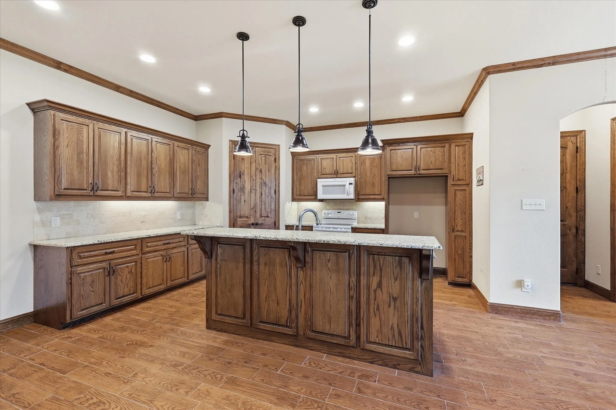 Single Family Residence For Sale in Denton County , 108 S Walnut Street, Roanoke, Texas 76262, 3 Bedroom, 2 Bathroom, 2 Garage spaces, 2,067 Sqft, built in 2015, Price $1,200,000, mls#21268688, Real Estate Agent in Roanoke, Homes For Sale in Denton county, Homes For Sale in Roanoke, Realtor in Roanoke Texas, Real Estate Brokerage Independent Realty Texas, Luminita Cordes Realtor