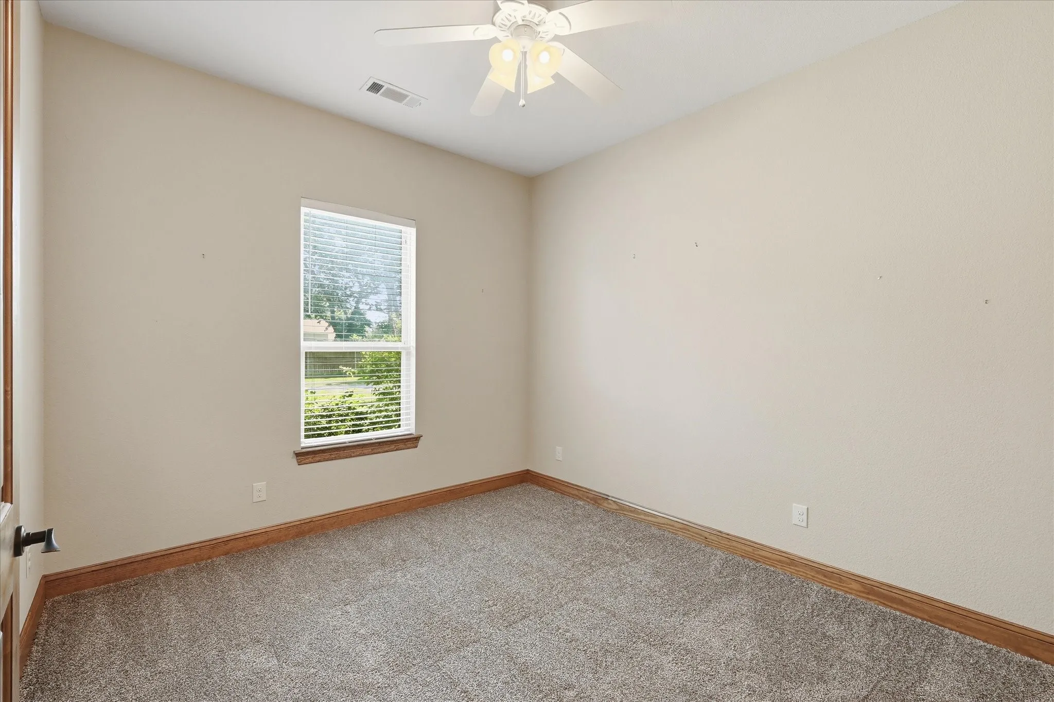 Single Family Residence For Sale in Denton County , 108 S Walnut Street, Roanoke, Texas 76262, 3 Bedroom, 2 Bathroom, 2 Garage spaces, 2,067 Sqft, built in 2015, Price $1,200,000, mls#21268688, Real Estate Agent in Roanoke, Homes For Sale in Denton county, Homes For Sale in Roanoke, Realtor in Roanoke Texas, Real Estate Brokerage Independent Realty Texas, Luminita Cordes Realtor