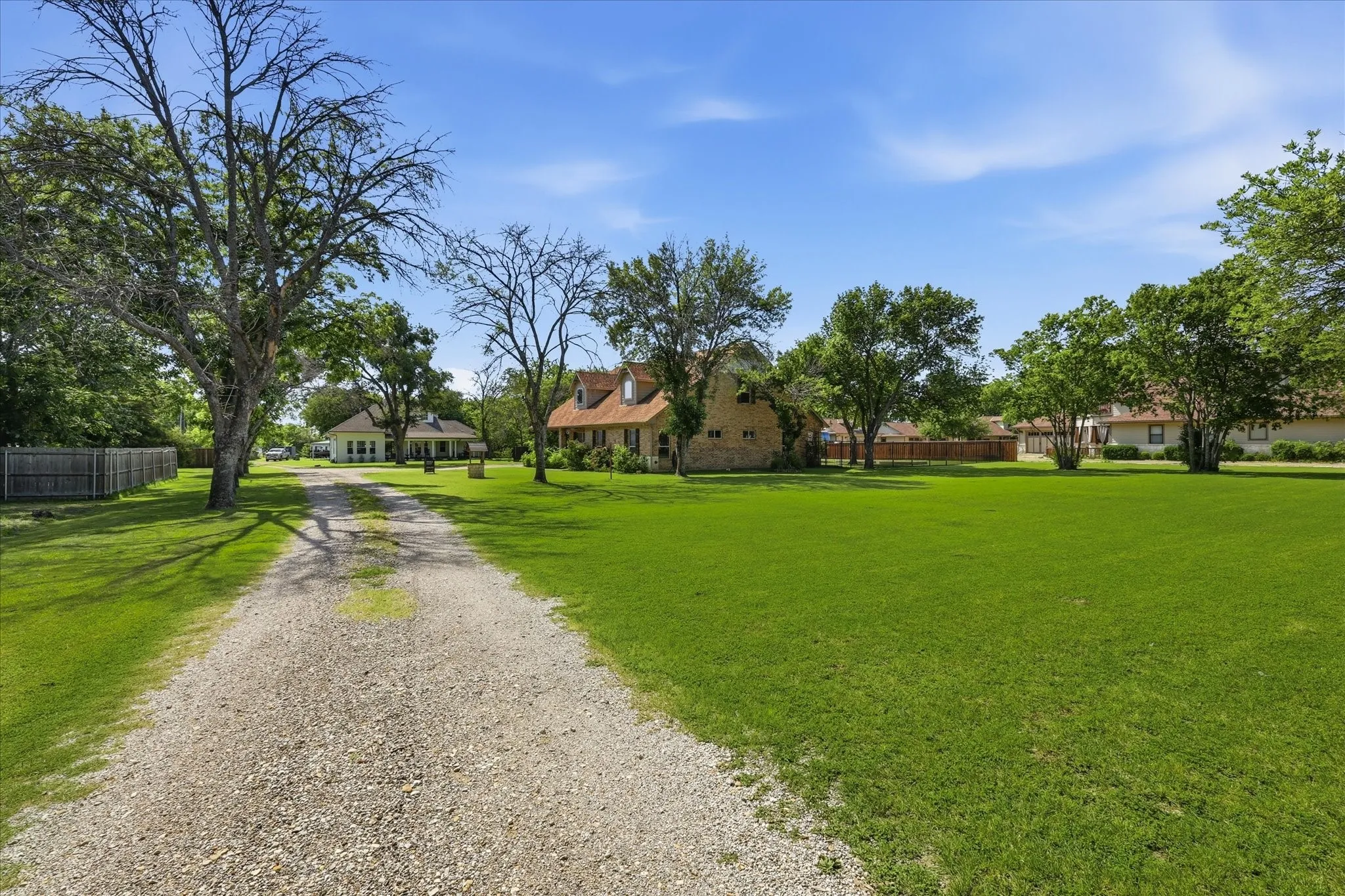 Single Family Residence For Sale in Denton County , 108 S Walnut Street, Roanoke, Texas 76262, 3 Bedroom, 2 Bathroom, 2 Garage spaces, 2,067 Sqft, built in 2015, Price $1,200,000, mls#21268688, Real Estate Agent in Roanoke, Homes For Sale in Denton county, Homes For Sale in Roanoke, Realtor in Roanoke Texas, Real Estate Brokerage Independent Realty Texas, Luminita Cordes Realtor