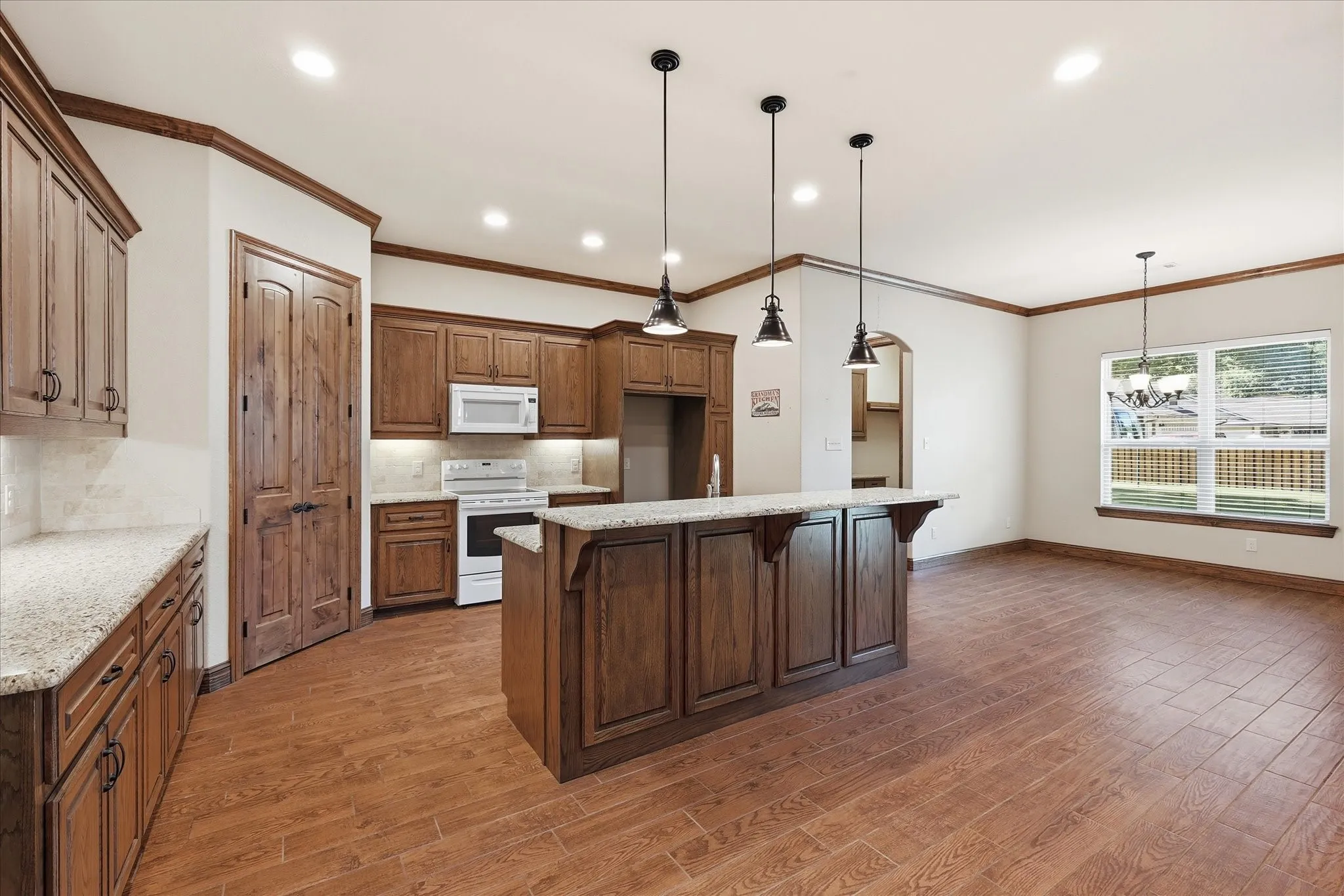 Single Family Residence For Sale in Denton County , 108 S Walnut Street, Roanoke, Texas 76262, 3 Bedroom, 2 Bathroom, 2 Garage spaces, 2,067 Sqft, built in 2015, Price $1,200,000, mls#21268688, Real Estate Agent in Roanoke, Homes For Sale in Denton county, Homes For Sale in Roanoke, Realtor in Roanoke Texas, Real Estate Brokerage Independent Realty Texas, Luminita Cordes Realtor