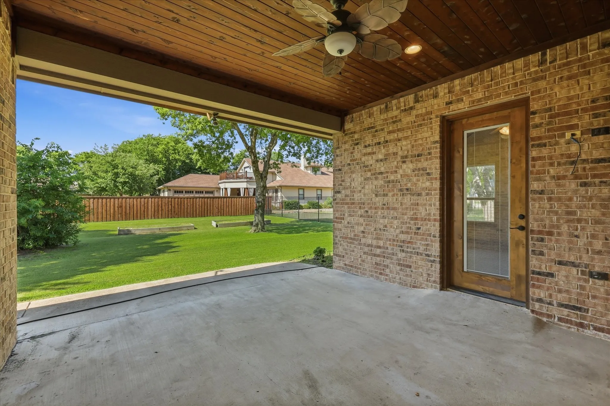 Single Family Residence For Sale in Denton County , 108 S Walnut Street, Roanoke, Texas 76262, 3 Bedroom, 2 Bathroom, 2 Garage spaces, 2,067 Sqft, built in 2015, Price $1,200,000, mls#21268688, Real Estate Agent in Roanoke, Homes For Sale in Denton county, Homes For Sale in Roanoke, Realtor in Roanoke Texas, Real Estate Brokerage Independent Realty Texas, Luminita Cordes Realtor