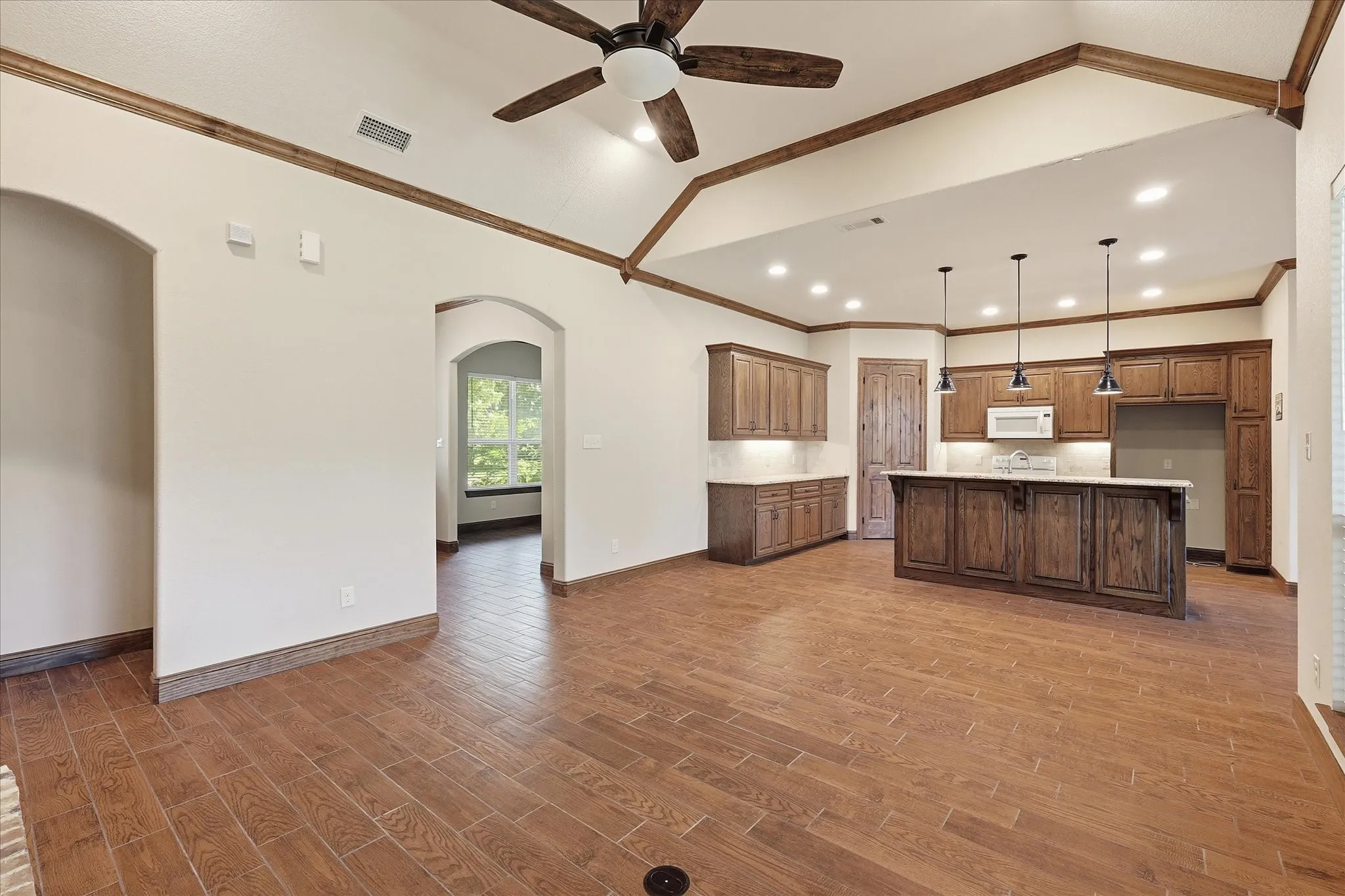 Single Family Residence For Sale in Denton County , 108 S Walnut Street, Roanoke, Texas 76262, 3 Bedroom, 2 Bathroom, 2 Garage spaces, 2,067 Sqft, built in 2015, Price $1,200,000, mls#21268688, Real Estate Agent in Roanoke, Homes For Sale in Denton county, Homes For Sale in Roanoke, Realtor in Roanoke Texas, Real Estate Brokerage Independent Realty Texas, Luminita Cordes Realtor