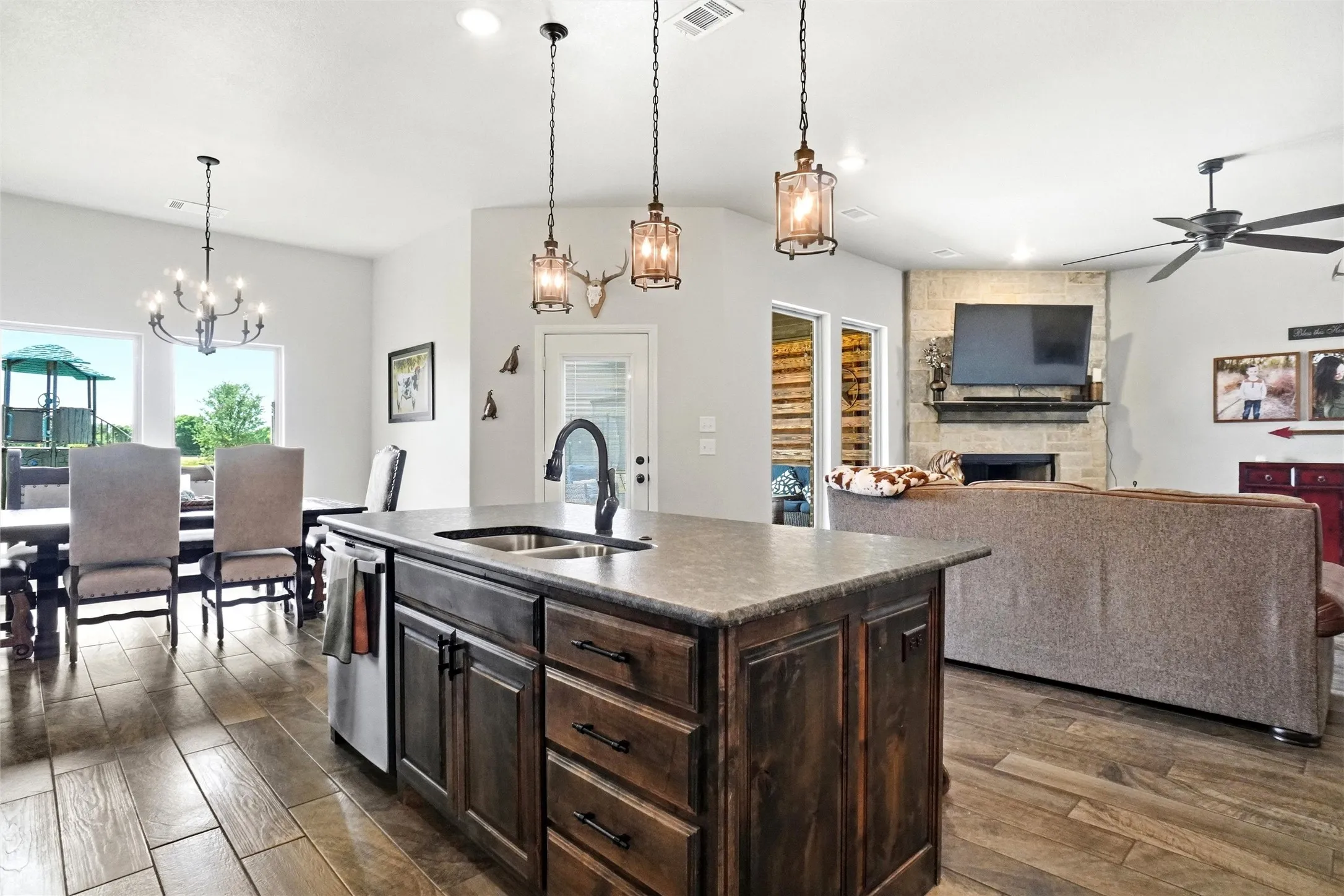 Single Family Residence For Sale in Parker County , 1027 Hope Court, Boyd, Texas 76023, 4 Bedroom, 2 Bathroom, 2 Garage spaces, 2,132 Sqft, built in 2020, mls#21268745, Real Estate Agent in Boyd, Homes For Sale in Parker county, Homes For Sale in Boyd, Realtor in Boyd Texas, Real Estate Brokerage Independent Realty Texas, Luminita Cordes Realtor