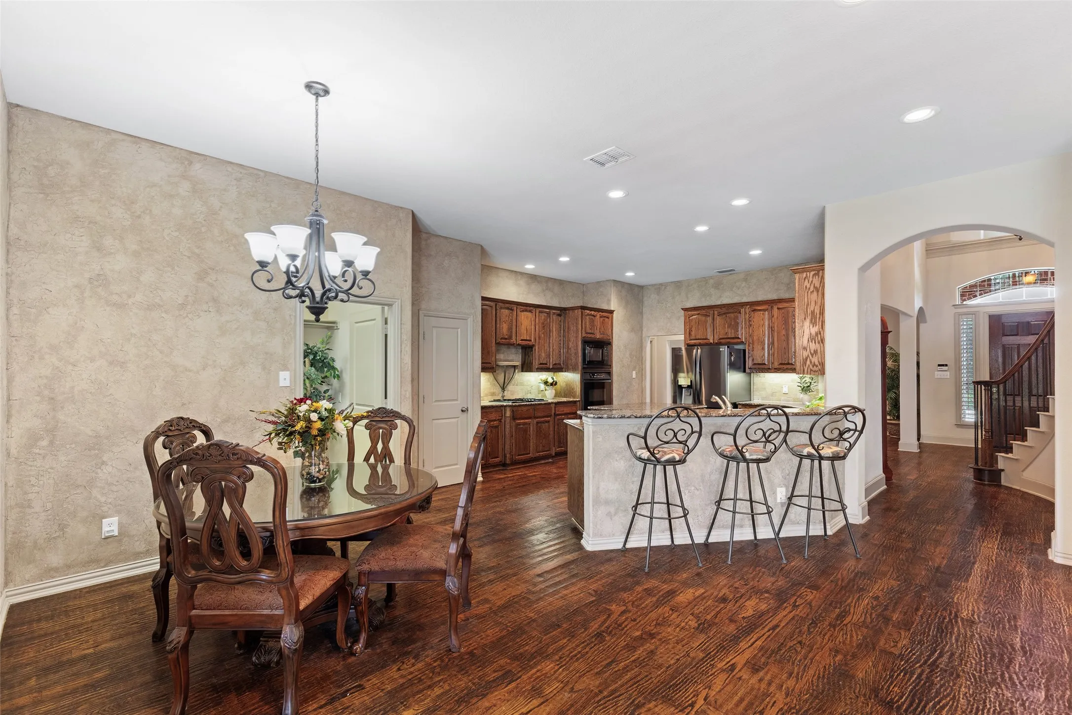 Sip your coffee in the breakfast nook while the open layout keeps you connected to the day ahead.