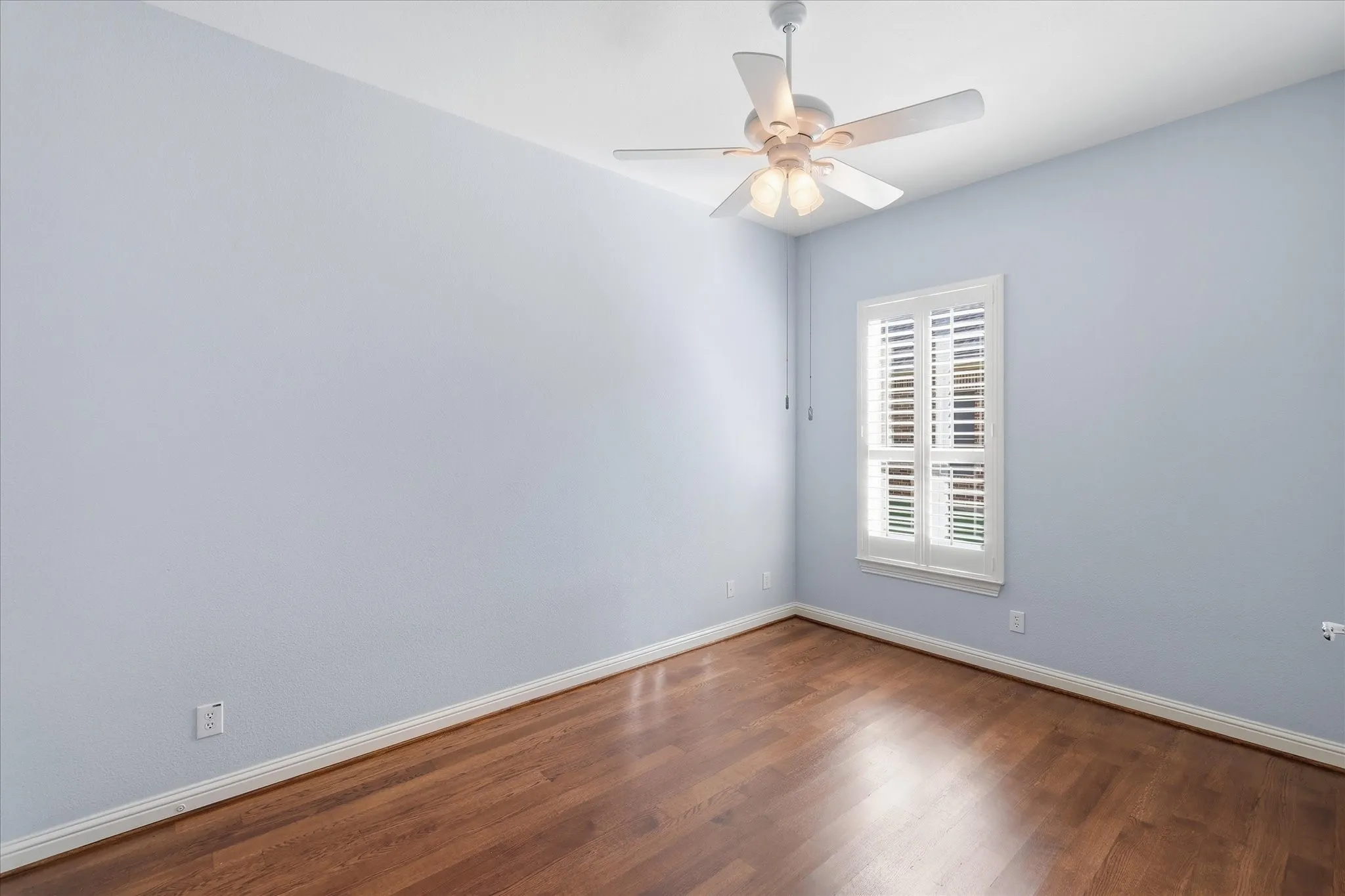 Single Family Residence For Sale in Denton County , 7045 Lake Mead Court, Frisco, Texas 75036, 3 Bedroom, 3 Bathroom, 2 Garage spaces, 3,010 Sqft, built in 2007, mls#21266417, Real Estate Agent in Frisco, Homes For Sale in Denton county, Homes For Sale in Frisco, Realtor in Frisco Texas, Real Estate Brokerage Independent Realty Texas, Luminita Cordes Realtor