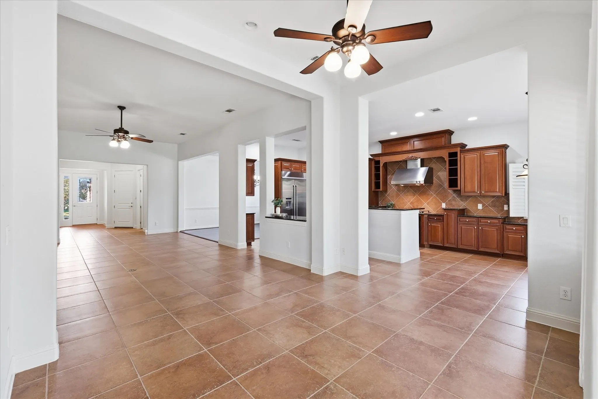 Single Family Residence For Sale in Denton County , 7045 Lake Mead Court, Frisco, Texas 75036, 3 Bedroom, 3 Bathroom, 2 Garage spaces, 3,010 Sqft, built in 2007, mls#21266417, Real Estate Agent in Frisco, Homes For Sale in Denton county, Homes For Sale in Frisco, Realtor in Frisco Texas, Real Estate Brokerage Independent Realty Texas, Luminita Cordes Realtor