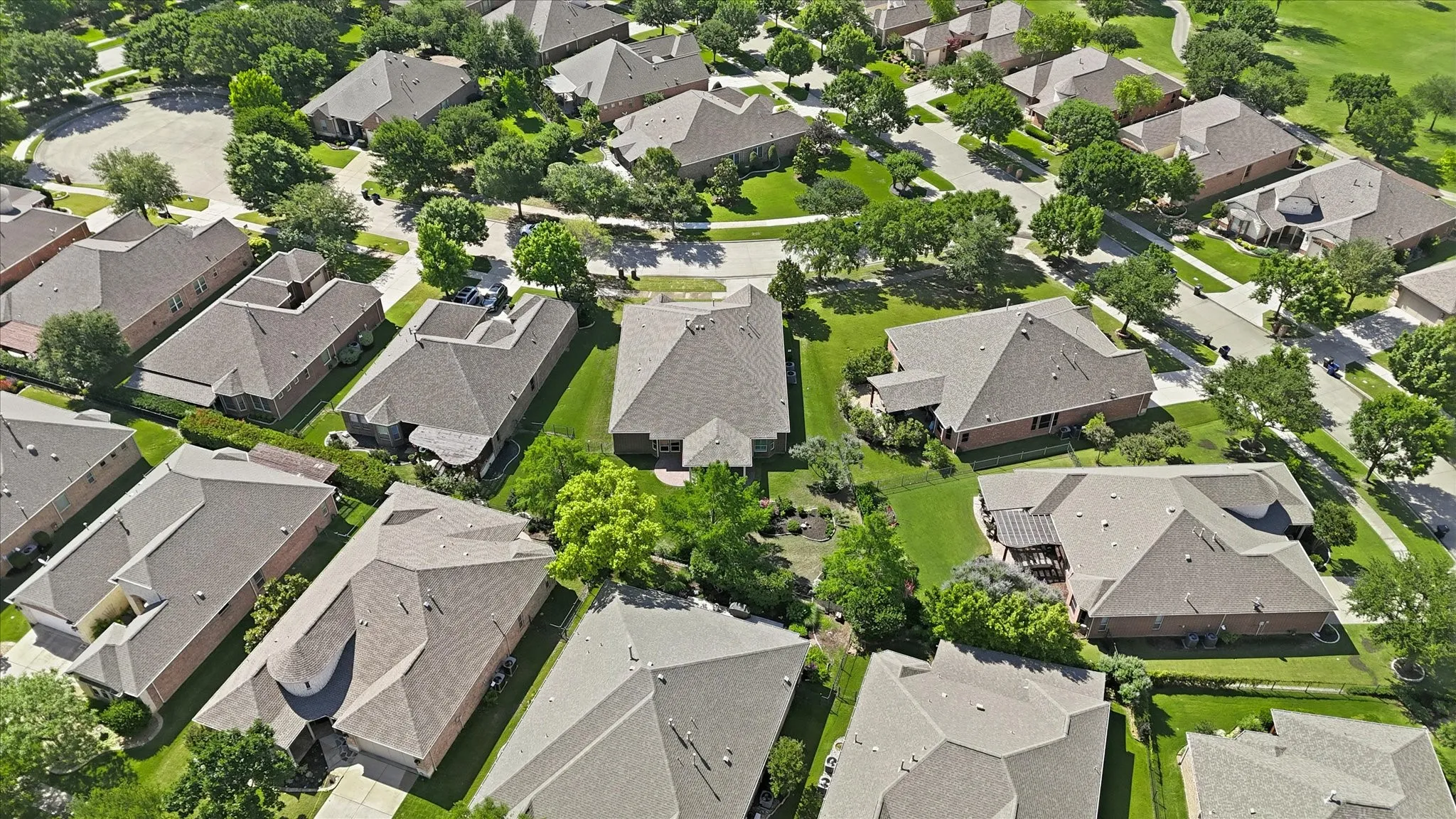 Single Family Residence For Sale in Denton County , 7045 Lake Mead Court, Frisco, Texas 75036, 3 Bedroom, 3 Bathroom, 2 Garage spaces, 3,010 Sqft, built in 2007, mls#21266417, Real Estate Agent in Frisco, Homes For Sale in Denton county, Homes For Sale in Frisco, Realtor in Frisco Texas, Real Estate Brokerage Independent Realty Texas, Luminita Cordes Realtor