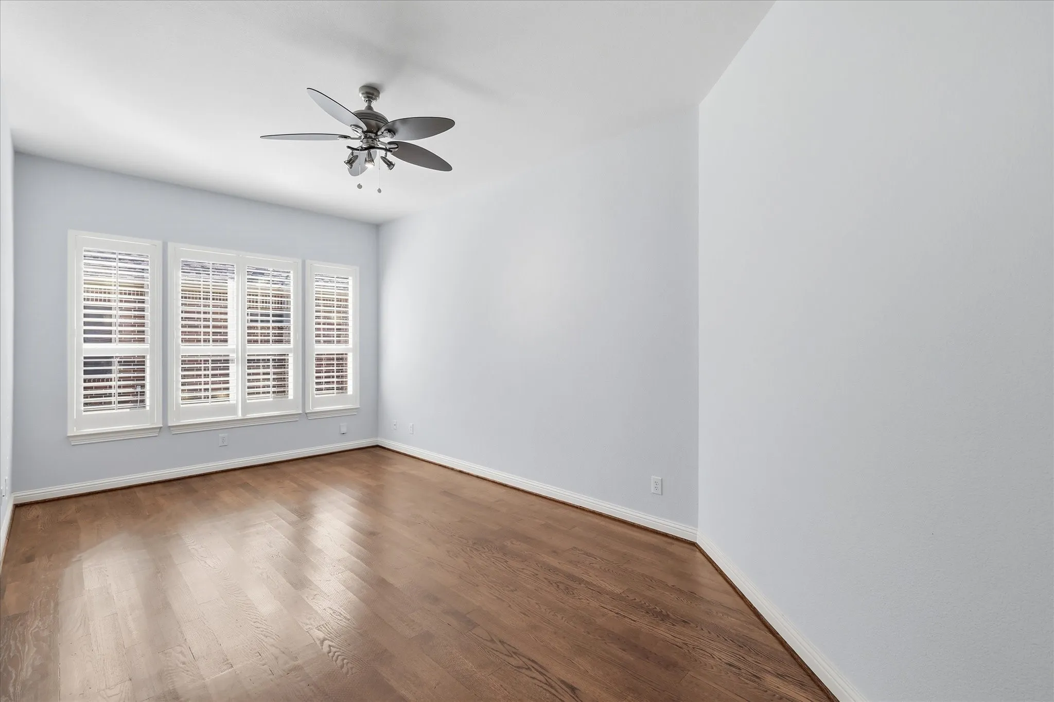 Single Family Residence For Sale in Denton County , 7045 Lake Mead Court, Frisco, Texas 75036, 3 Bedroom, 3 Bathroom, 2 Garage spaces, 3,010 Sqft, built in 2007, mls#21266417, Real Estate Agent in Frisco, Homes For Sale in Denton county, Homes For Sale in Frisco, Realtor in Frisco Texas, Real Estate Brokerage Independent Realty Texas, Luminita Cordes Realtor