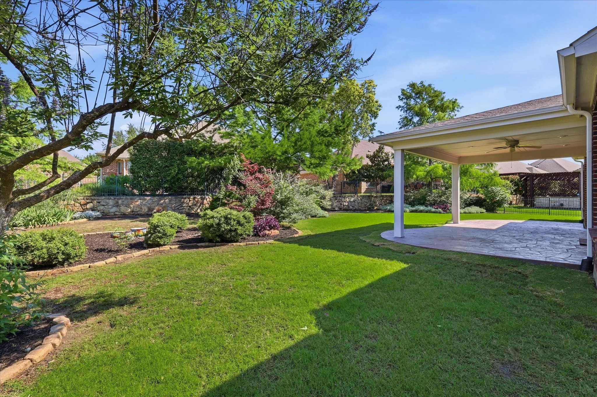 Single Family Residence For Sale in Denton County , 7045 Lake Mead Court, Frisco, Texas 75036, 3 Bedroom, 3 Bathroom, 2 Garage spaces, 3,010 Sqft, built in 2007, mls#21266417, Real Estate Agent in Frisco, Homes For Sale in Denton county, Homes For Sale in Frisco, Realtor in Frisco Texas, Real Estate Brokerage Independent Realty Texas, Luminita Cordes Realtor