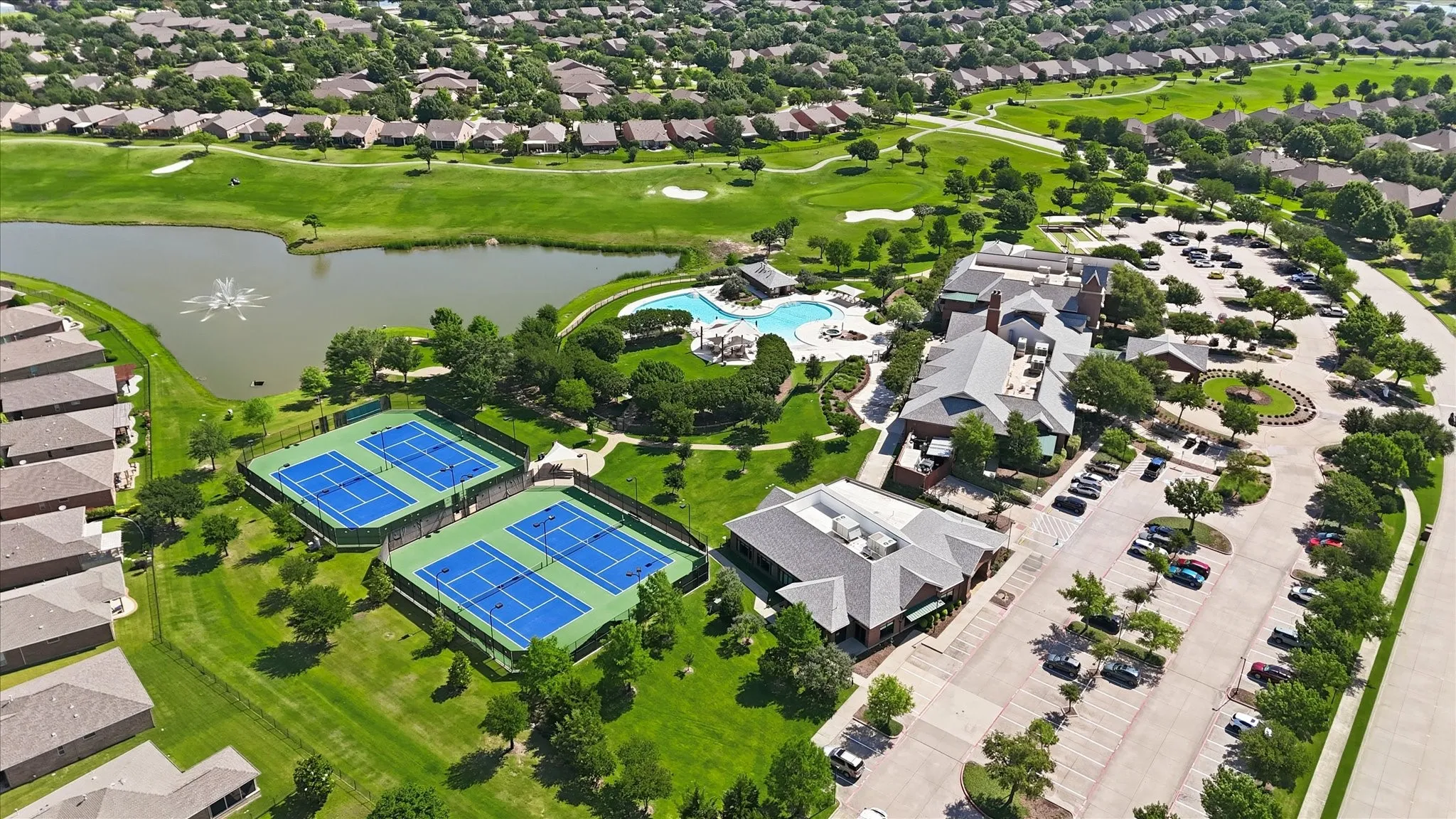 Single Family Residence For Sale in Denton County , 7045 Lake Mead Court, Frisco, Texas 75036, 3 Bedroom, 3 Bathroom, 2 Garage spaces, 3,010 Sqft, built in 2007, mls#21266417, Real Estate Agent in Frisco, Homes For Sale in Denton county, Homes For Sale in Frisco, Realtor in Frisco Texas, Real Estate Brokerage Independent Realty Texas, Luminita Cordes Realtor