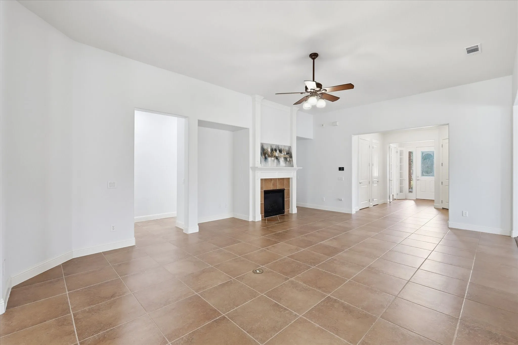 Single Family Residence For Sale in Denton County , 7045 Lake Mead Court, Frisco, Texas 75036, 3 Bedroom, 3 Bathroom, 2 Garage spaces, 3,010 Sqft, built in 2007, mls#21266417, Real Estate Agent in Frisco, Homes For Sale in Denton county, Homes For Sale in Frisco, Realtor in Frisco Texas, Real Estate Brokerage Independent Realty Texas, Luminita Cordes Realtor