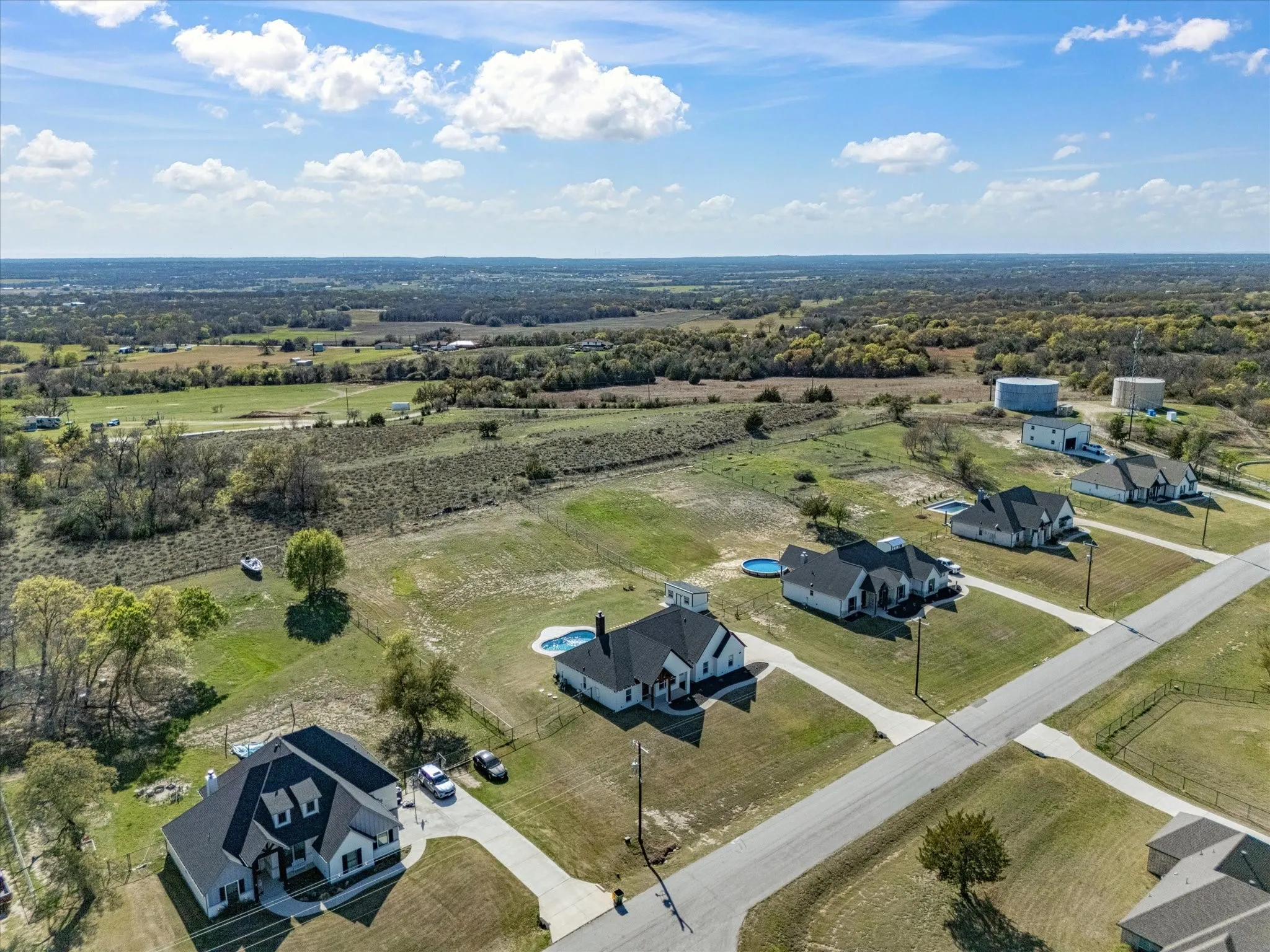 Single Family Residence For Sale in Parker County , 356 Scenic Wood Drive, Reno, Texas 76020, 4 Bedroom, 2 Bathroom, 2 Garage spaces, 2,150 Sqft, built in 2020, mls#21271003, Real Estate Agent in Reno, Homes For Sale in Parker county, Homes For Sale in Reno, Realtor in Reno Texas, Real Estate Brokerage Independent Realty Texas, Luminita Cordes Realtor