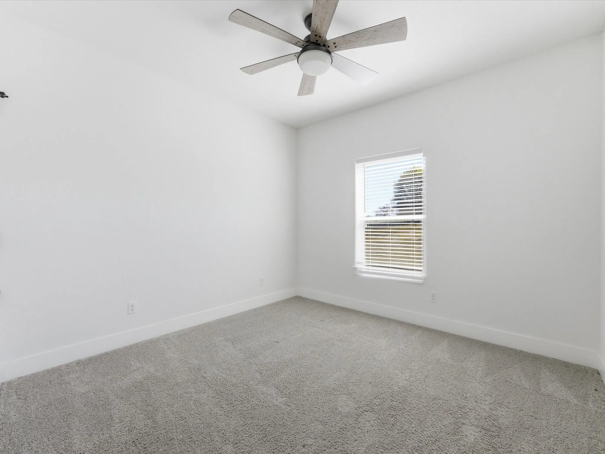 Single Family Residence For Sale in Parker County , 356 Scenic Wood Drive, Reno, Texas 76020, 4 Bedroom, 2 Bathroom, 2 Garage spaces, 2,150 Sqft, built in 2020, mls#21271003, Real Estate Agent in Reno, Homes For Sale in Parker county, Homes For Sale in Reno, Realtor in Reno Texas, Real Estate Brokerage Independent Realty Texas, Luminita Cordes Realtor