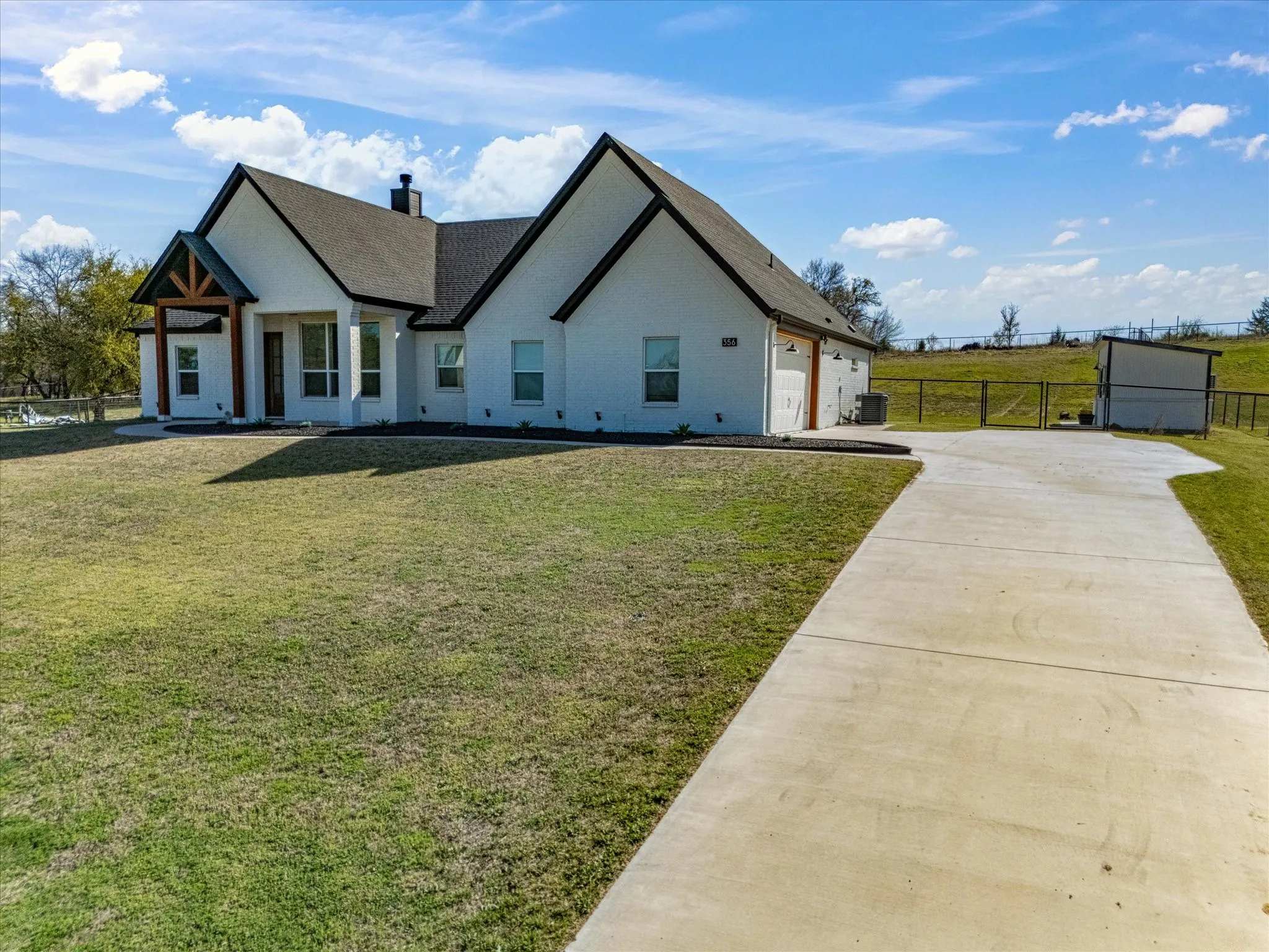 Single Family Residence For Sale in Parker County , 356 Scenic Wood Drive, Reno, Texas 76020, 4 Bedroom, 2 Bathroom, 2 Garage spaces, 2,150 Sqft, built in 2020, mls#21271003, Real Estate Agent in Reno, Homes For Sale in Parker county, Homes For Sale in Reno, Realtor in Reno Texas, Real Estate Brokerage Independent Realty Texas, Luminita Cordes Realtor