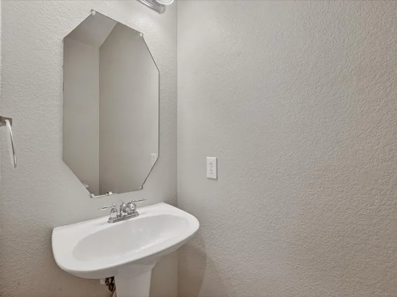 Single Family Residence For Rent in Denton County , 11068 Downbrook Drive, Frisco, Texas 75033, 4 Bedroom, 3 Bathroom, 2 Garage spaces, 2,529 Sqft, built in 2004, mls#21271061, Real Estate Agent in Frisco, Homes For Rent in Denton county, Homes For Rent in Frisco, Realtor in Frisco Texas, Real Estate Brokerage Independent Realty Texas, Luminita Cordes Realtor