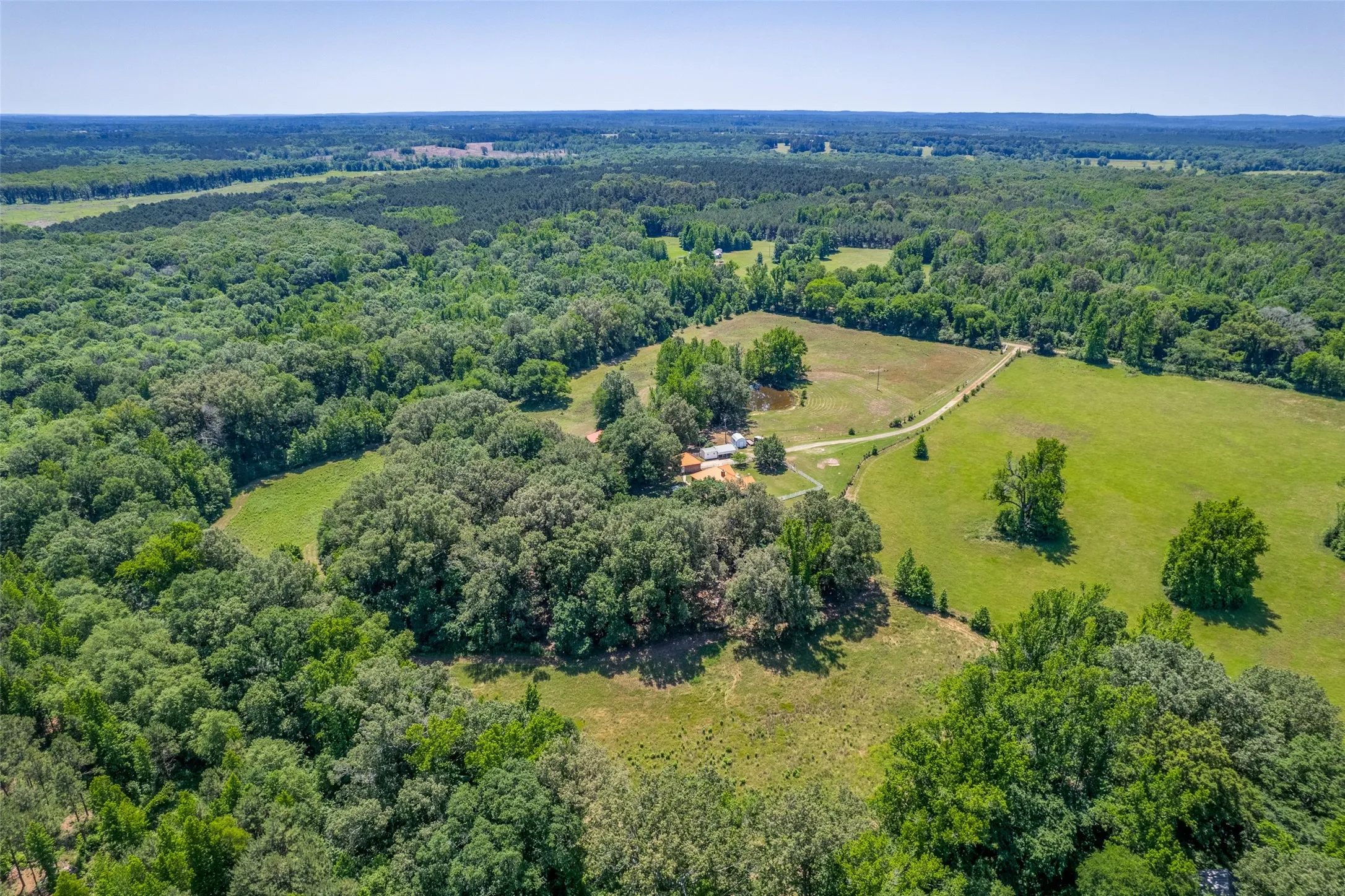 Single Family Residence For Sale in Morris County , 115 County Road 3302, Omaha, Texas 75571, 3 Bedroom, 2 Bathroom, 2 Garage spaces, 1,908 Sqft, built in 2001, mls#21260929, Real Estate Agent in Omaha, Homes For Sale in Morris county, Homes For Sale in Omaha, Realtor in Omaha Texas, Real Estate Brokerage Independent Realty Texas, Luminita Cordes Realtor