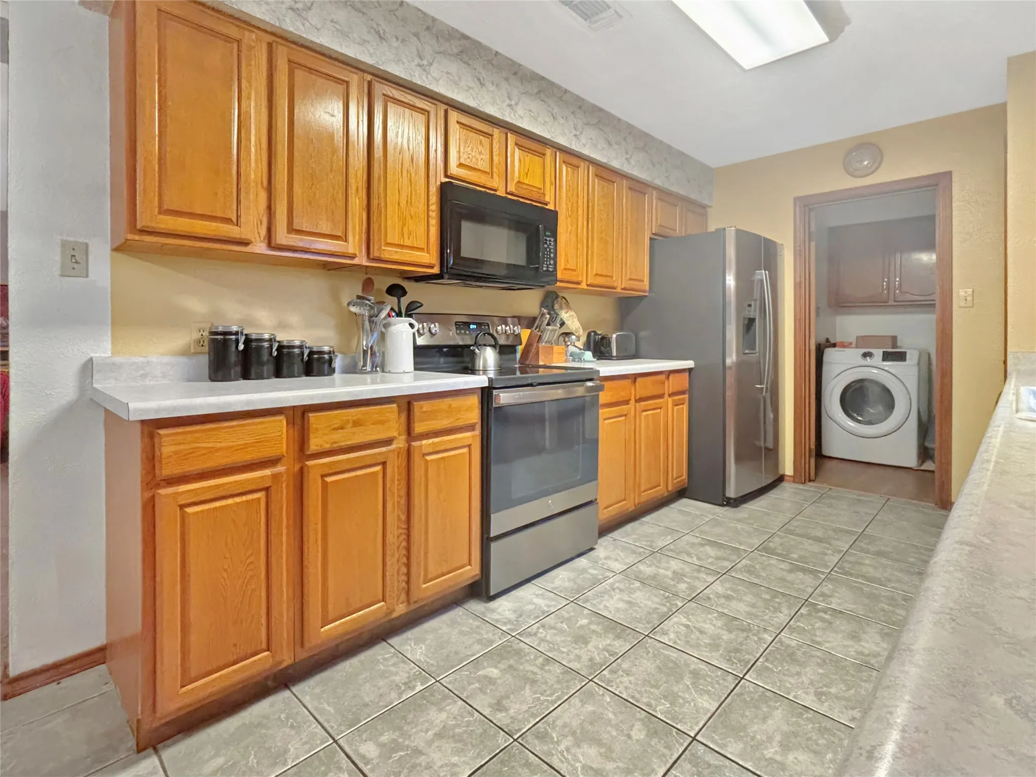Single Family Residence For Sale in Denton County , 2816 N Haven Drive, Corinth, Texas 76210, 3 Bedroom, 2 Bathroom, 2 Garage spaces, 1,526 Sqft, built in 1979, mls#21268053, Real Estate Agent in Corinth, Homes For Sale in Denton county, Homes For Sale in Corinth, Realtor in Corinth Texas, Real Estate Brokerage Independent Realty Texas, Luminita Cordes Realtor