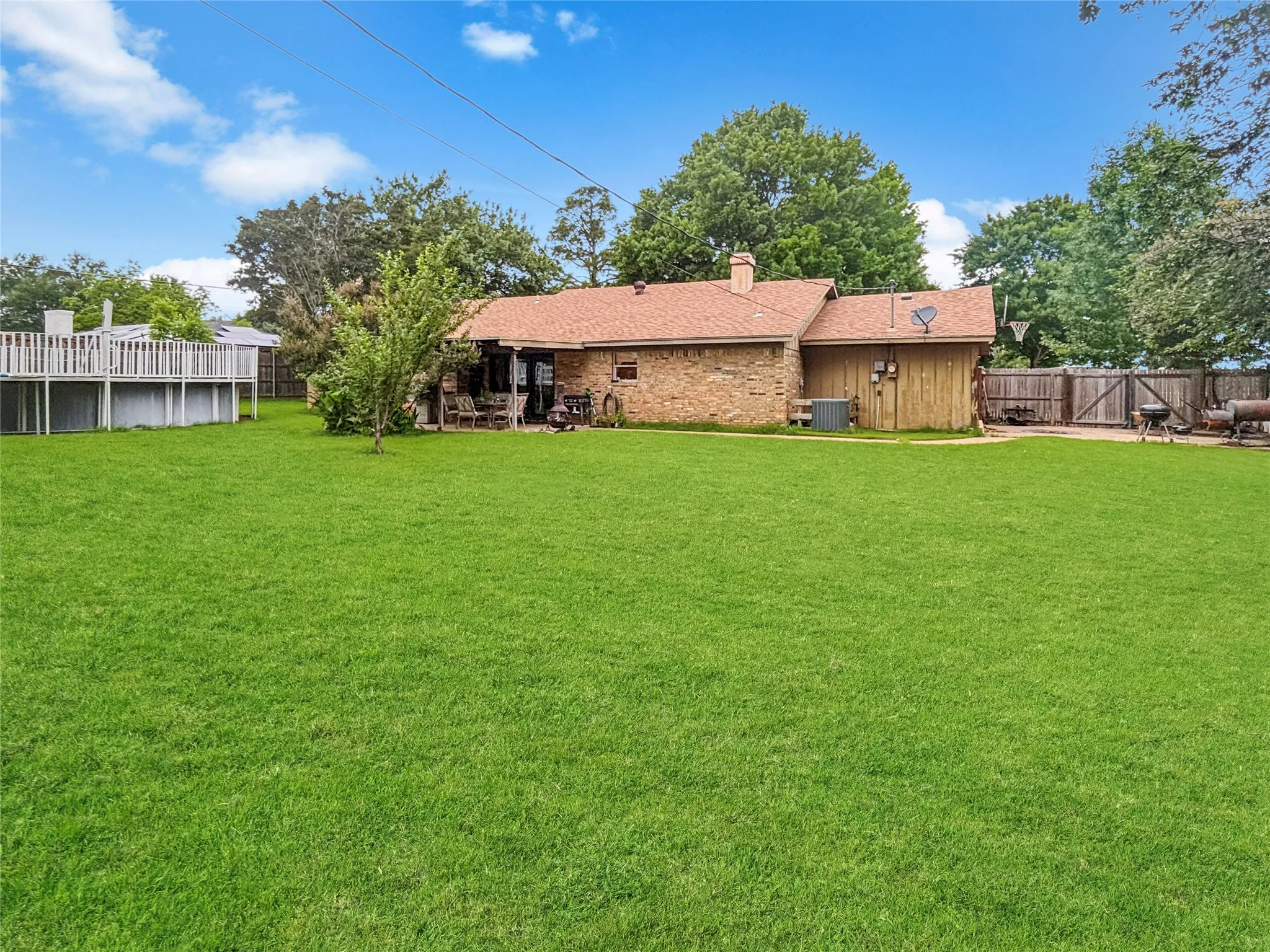 Single Family Residence For Sale in Denton County , 2816 N Haven Drive, Corinth, Texas 76210, 3 Bedroom, 2 Bathroom, 2 Garage spaces, 1,526 Sqft, built in 1979, mls#21268053, Real Estate Agent in Corinth, Homes For Sale in Denton county, Homes For Sale in Corinth, Realtor in Corinth Texas, Real Estate Brokerage Independent Realty Texas, Luminita Cordes Realtor
