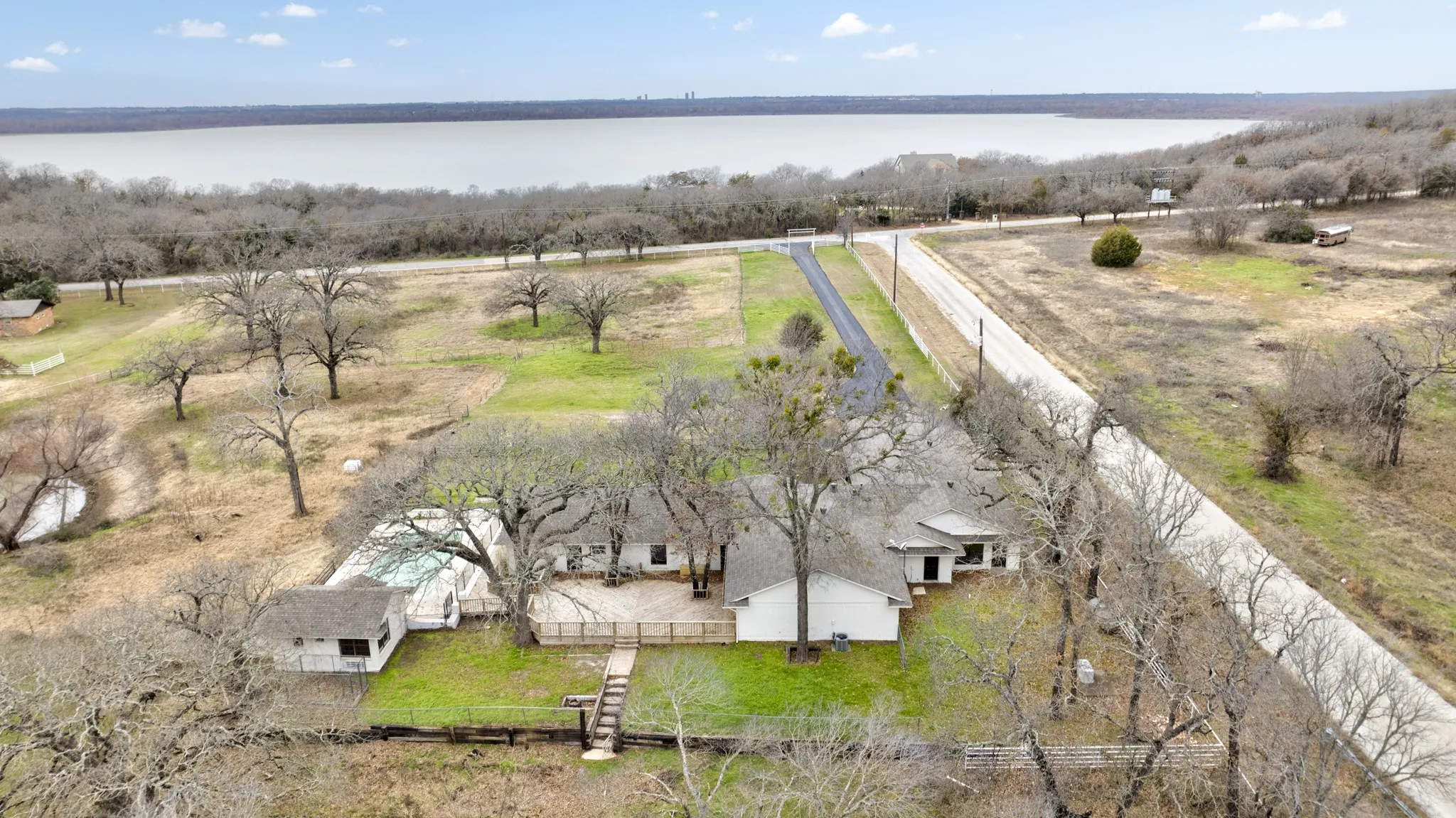 Single Family Residence For Sale in Denton County , 3700 Moseley Road, Cross Roads, Texas 76227, 4 Bedroom, 3 Bathroom, 3 Garage spaces, 3,664 Sqft, built in 1981, mls#21266373, Real Estate Agent in Cross Roads, Homes For Sale in Denton county, Homes For Sale in Cross Roads, Realtor in Cross Roads Texas, Real Estate Brokerage Independent Realty Texas, Luminita Cordes Realtor