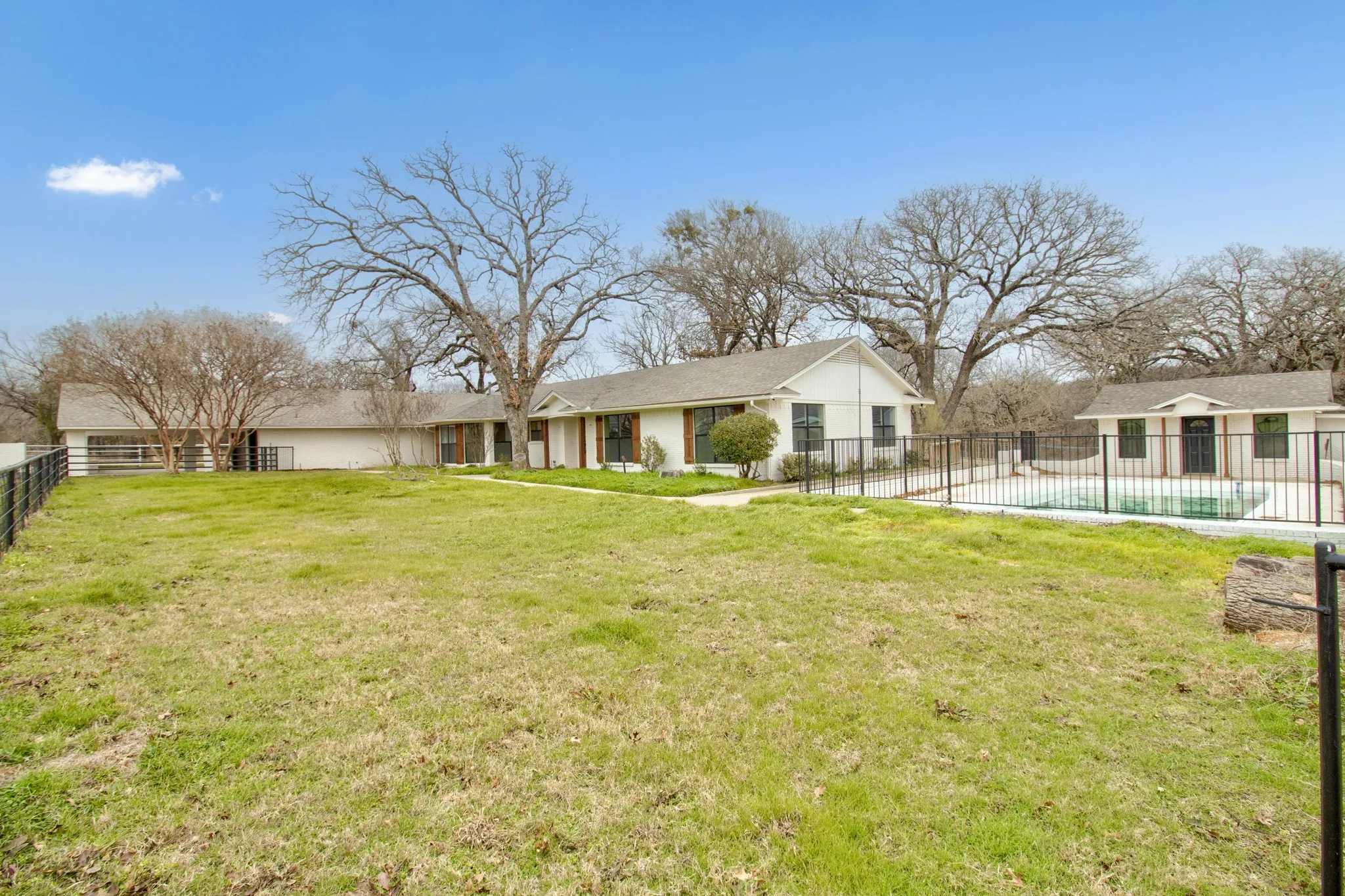 Single Family Residence For Sale in Denton County , 3700 Moseley Road, Cross Roads, Texas 76227, 4 Bedroom, 3 Bathroom, 3 Garage spaces, 3,664 Sqft, built in 1981, mls#21266373, Real Estate Agent in Cross Roads, Homes For Sale in Denton county, Homes For Sale in Cross Roads, Realtor in Cross Roads Texas, Real Estate Brokerage Independent Realty Texas, Luminita Cordes Realtor
