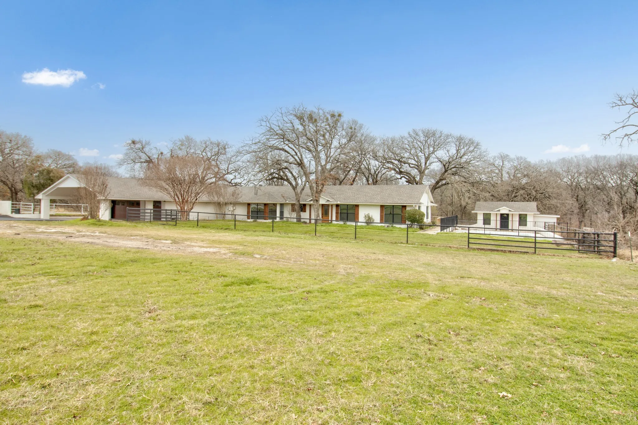 Single Family Residence For Sale in Denton County , 3700 Moseley Road, Cross Roads, Texas 76227, 4 Bedroom, 3 Bathroom, 3 Garage spaces, 3,664 Sqft, built in 1981, mls#21266373, Real Estate Agent in Cross Roads, Homes For Sale in Denton county, Homes For Sale in Cross Roads, Realtor in Cross Roads Texas, Real Estate Brokerage Independent Realty Texas, Luminita Cordes Realtor