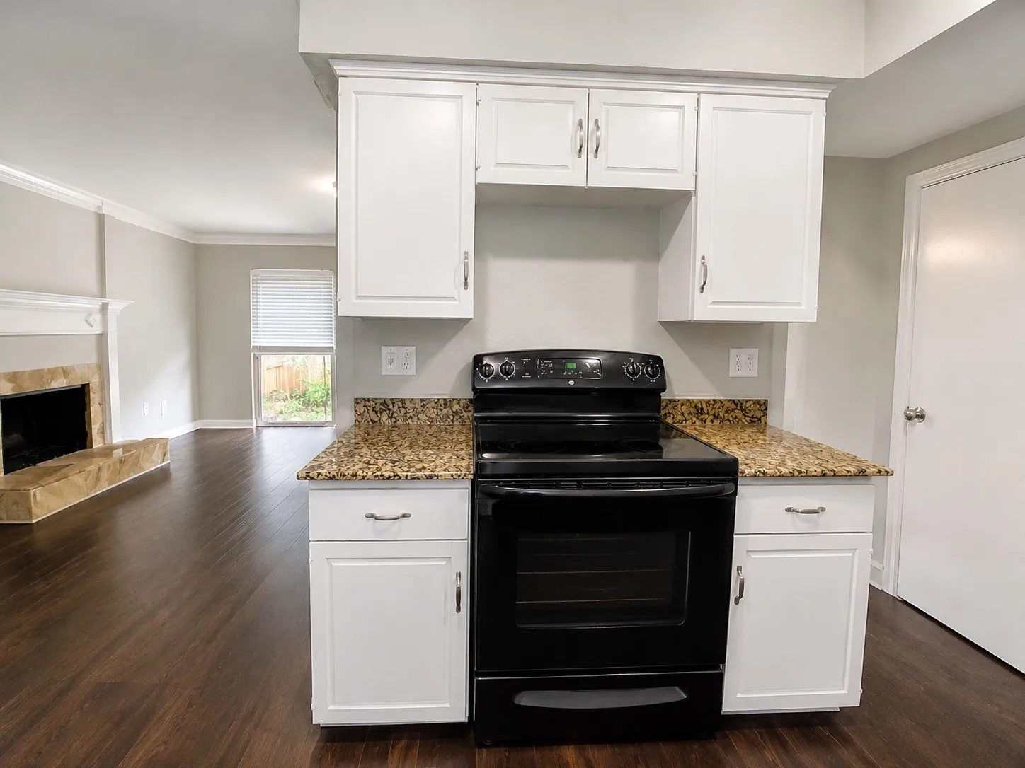 Single Family Residence For Sale in Collin County , 2624 Custer Parkway A, Richardson, Texas 75080, 3 Bedroom, 4 Bathroom, 1 Garage spaces, 1,632 Sqft, built in 1973, mls#21268749, Real Estate Agent in Richardson, Homes For Sale in Collin county, Homes For Sale in Richardson, Realtor in Richardson Texas, Real Estate Brokerage Independent Realty Texas, Luminita Cordes Realtor