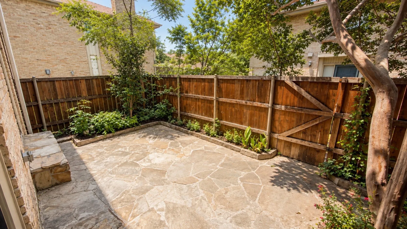 Single Family Residence For Sale in Collin County , 2624 Custer Parkway A, Richardson, Texas 75080, 3 Bedroom, 4 Bathroom, 1 Garage spaces, 1,632 Sqft, built in 1973, mls#21268749, Real Estate Agent in Richardson, Homes For Sale in Collin county, Homes For Sale in Richardson, Realtor in Richardson Texas, Real Estate Brokerage Independent Realty Texas, Luminita Cordes Realtor