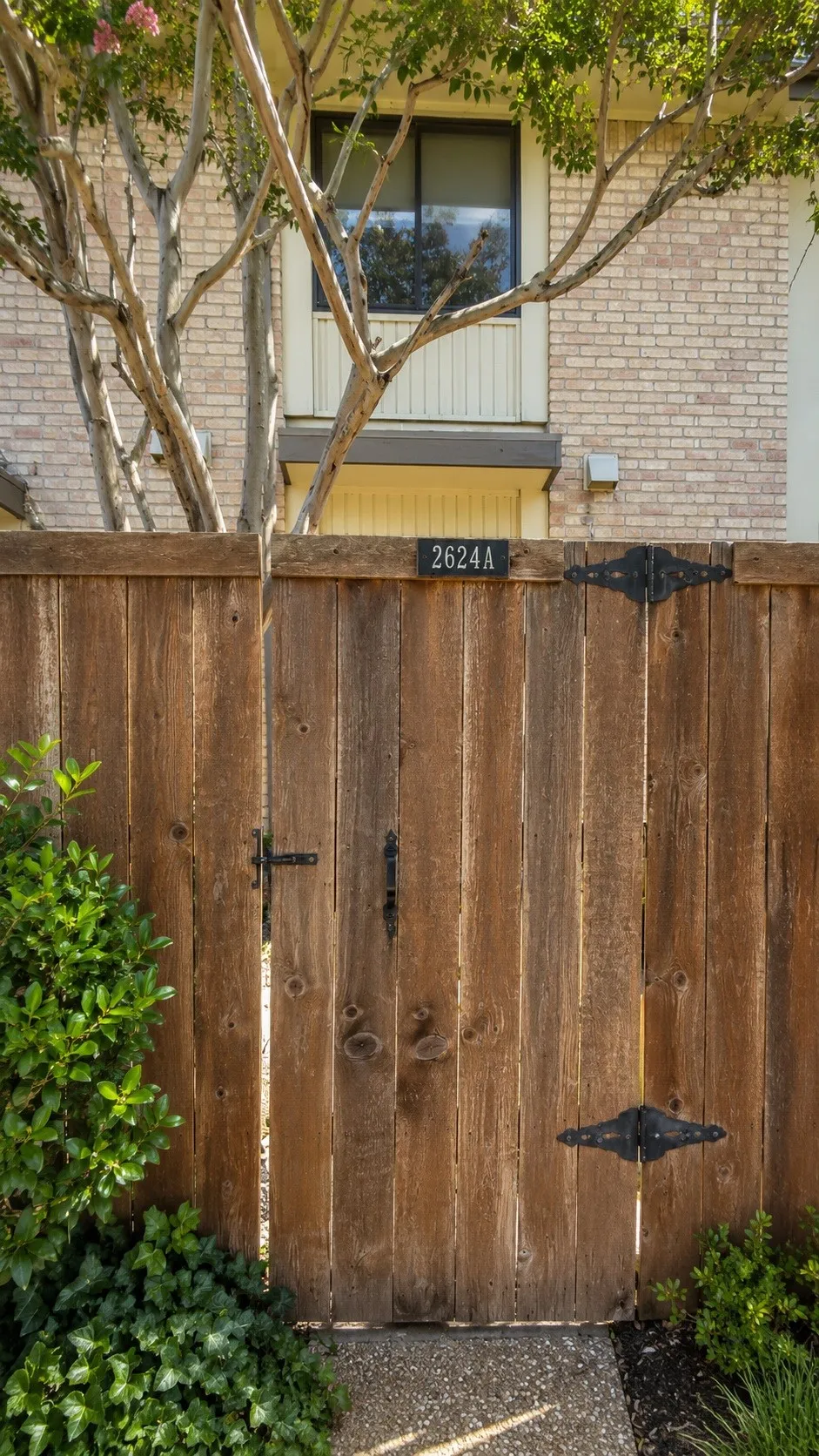 Single Family Residence For Sale in Collin County , 2624 Custer Parkway A, Richardson, Texas 75080, 3 Bedroom, 4 Bathroom, 1 Garage spaces, 1,632 Sqft, built in 1973, mls#21268749, Real Estate Agent in Richardson, Homes For Sale in Collin county, Homes For Sale in Richardson, Realtor in Richardson Texas, Real Estate Brokerage Independent Realty Texas, Luminita Cordes Realtor