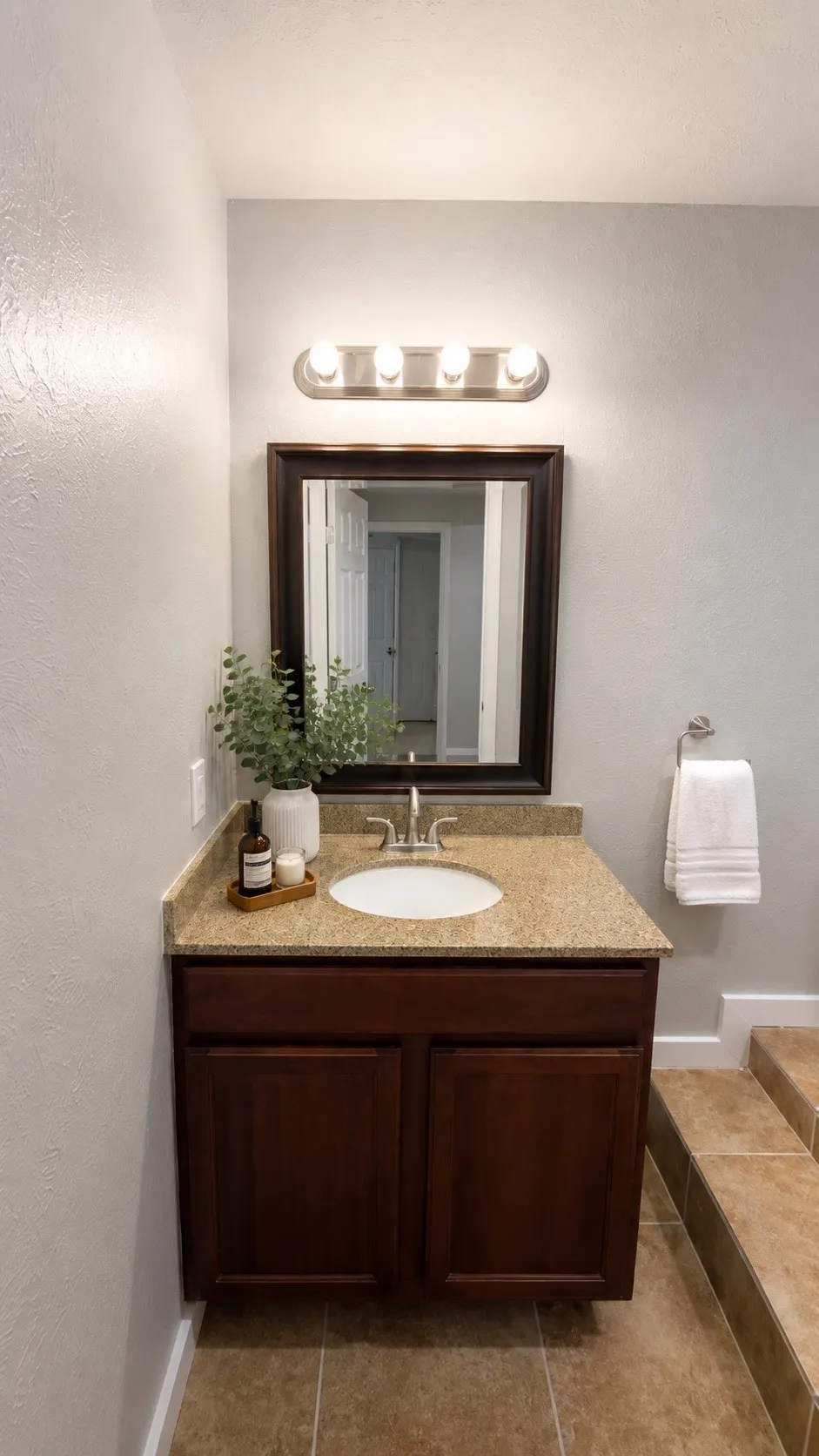 Single Family Residence For Sale in Collin County , 2624 Custer Parkway A, Richardson, Texas 75080, 3 Bedroom, 4 Bathroom, 1 Garage spaces, 1,632 Sqft, built in 1973, mls#21268749, Real Estate Agent in Richardson, Homes For Sale in Collin county, Homes For Sale in Richardson, Realtor in Richardson Texas, Real Estate Brokerage Independent Realty Texas, Luminita Cordes Realtor