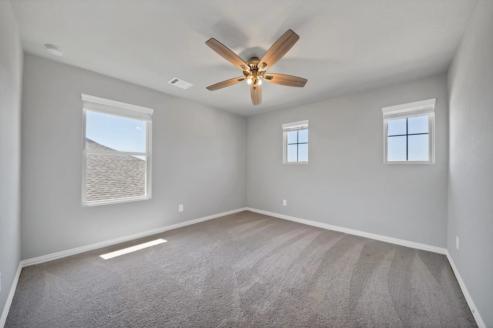 Single Family Residence For Sale in Tarrant County , 10620 Muckleshoot Street, Fort Worth, Texas 76179, 5 Bedroom, 3 Bathroom, 2 Garage spaces, 3,061 Sqft, built in 2021, mls#21270243, Real Estate Agent in Fort Worth, Homes For Sale in Tarrant county, Homes For Sale in Fort Worth, Realtor in Fort Worth Texas, Real Estate Brokerage Independent Realty Texas, Luminita Cordes Realtor
