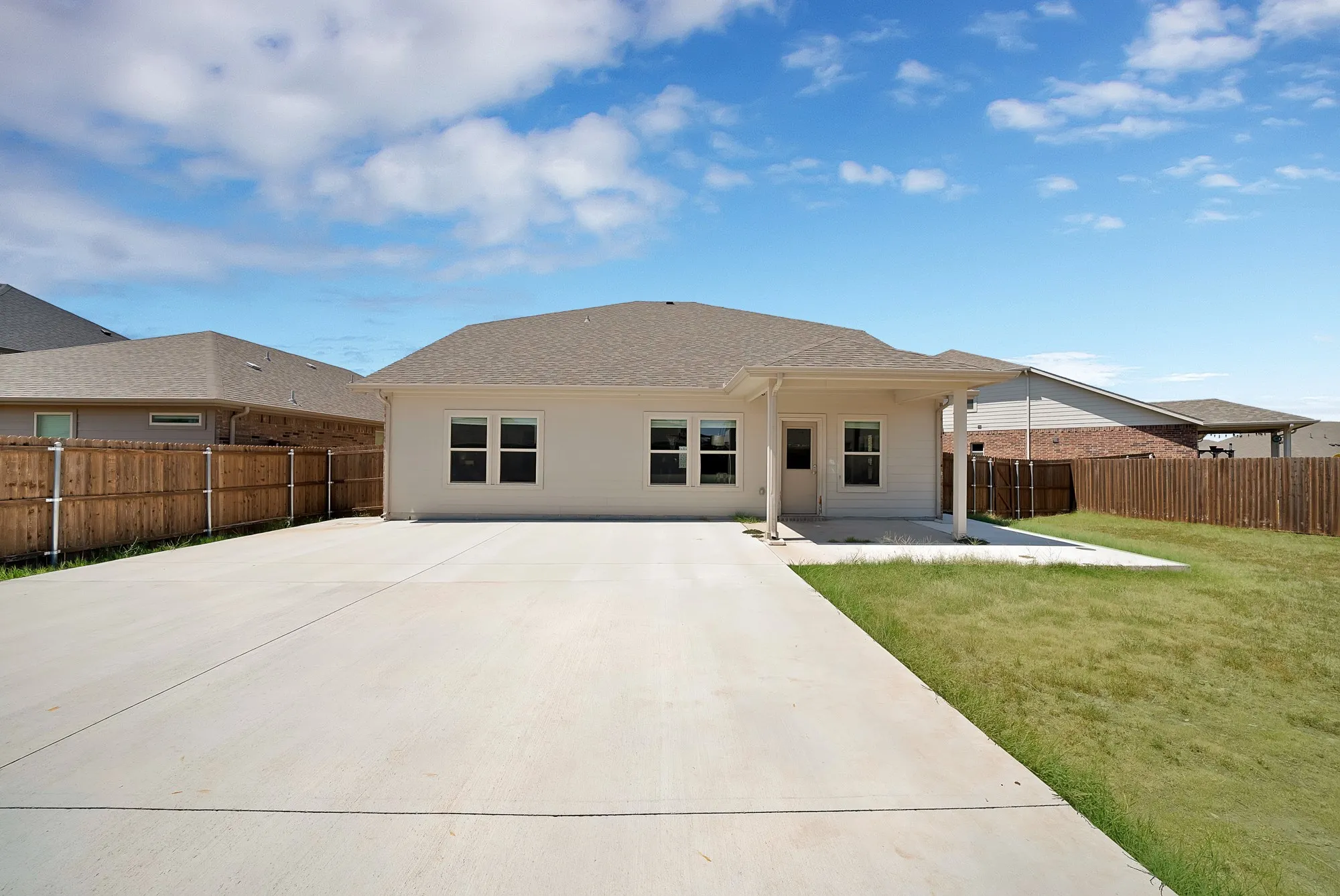 Single Family Residence For Sale in Tarrant County , 10620 Muckleshoot Street, Fort Worth, Texas 76179, 5 Bedroom, 3 Bathroom, 2 Garage spaces, 3,061 Sqft, built in 2021, mls#21270243, Real Estate Agent in Fort Worth, Homes For Sale in Tarrant county, Homes For Sale in Fort Worth, Realtor in Fort Worth Texas, Real Estate Brokerage Independent Realty Texas, Luminita Cordes Realtor