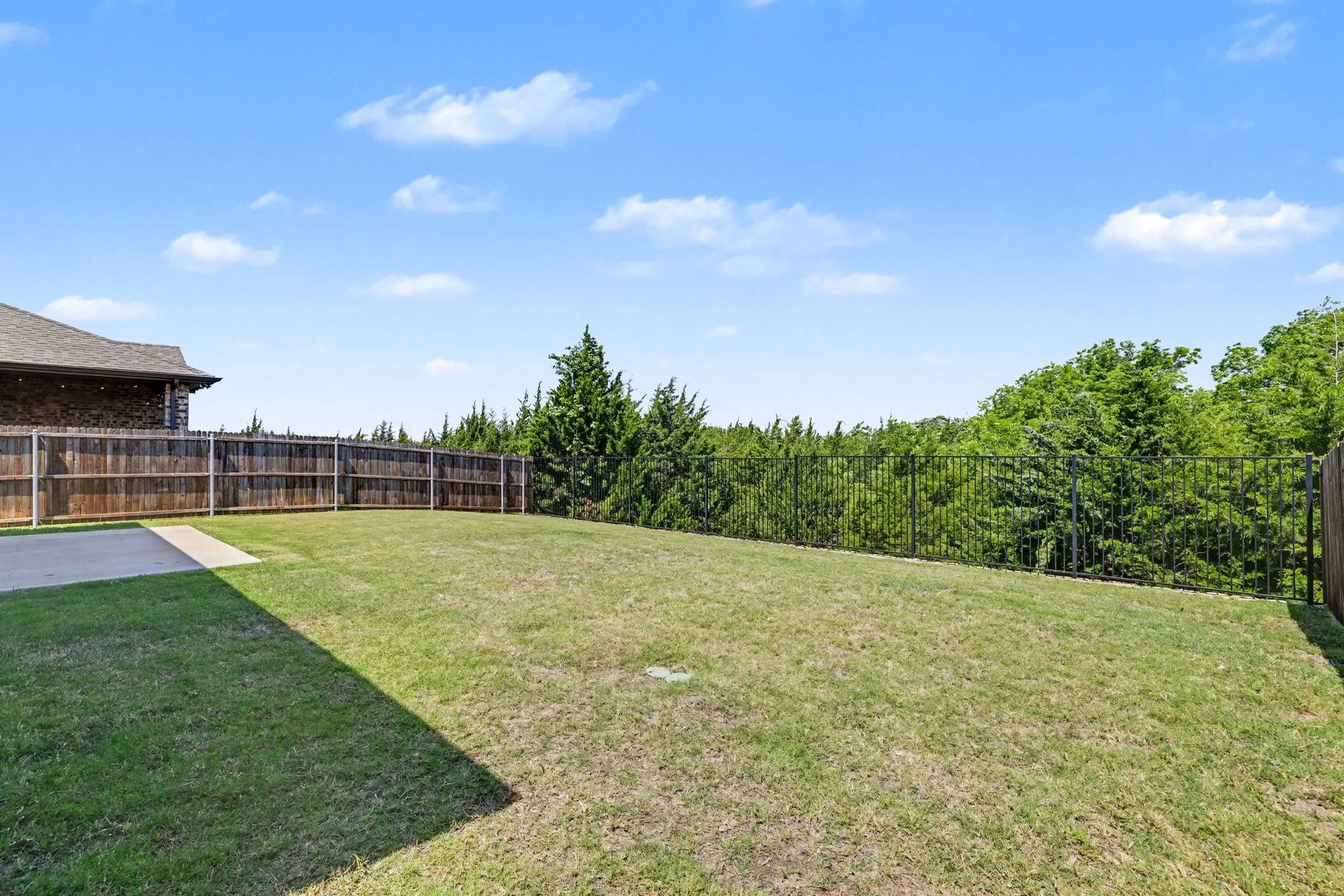 Single Family Residence For Sale in Kaufman County , 3602 Caledonia, Forney, Texas 75126, 4 Bedroom, 3 Bathroom, 2 Garage spaces, 2,989 Sqft, built in 2022, mls#21267127, Real Estate Agent in Forney, Homes For Sale in Kaufman county, Homes For Sale in Forney, Realtor in Forney Texas, Real Estate Brokerage Independent Realty Texas, Luminita Cordes Realtor