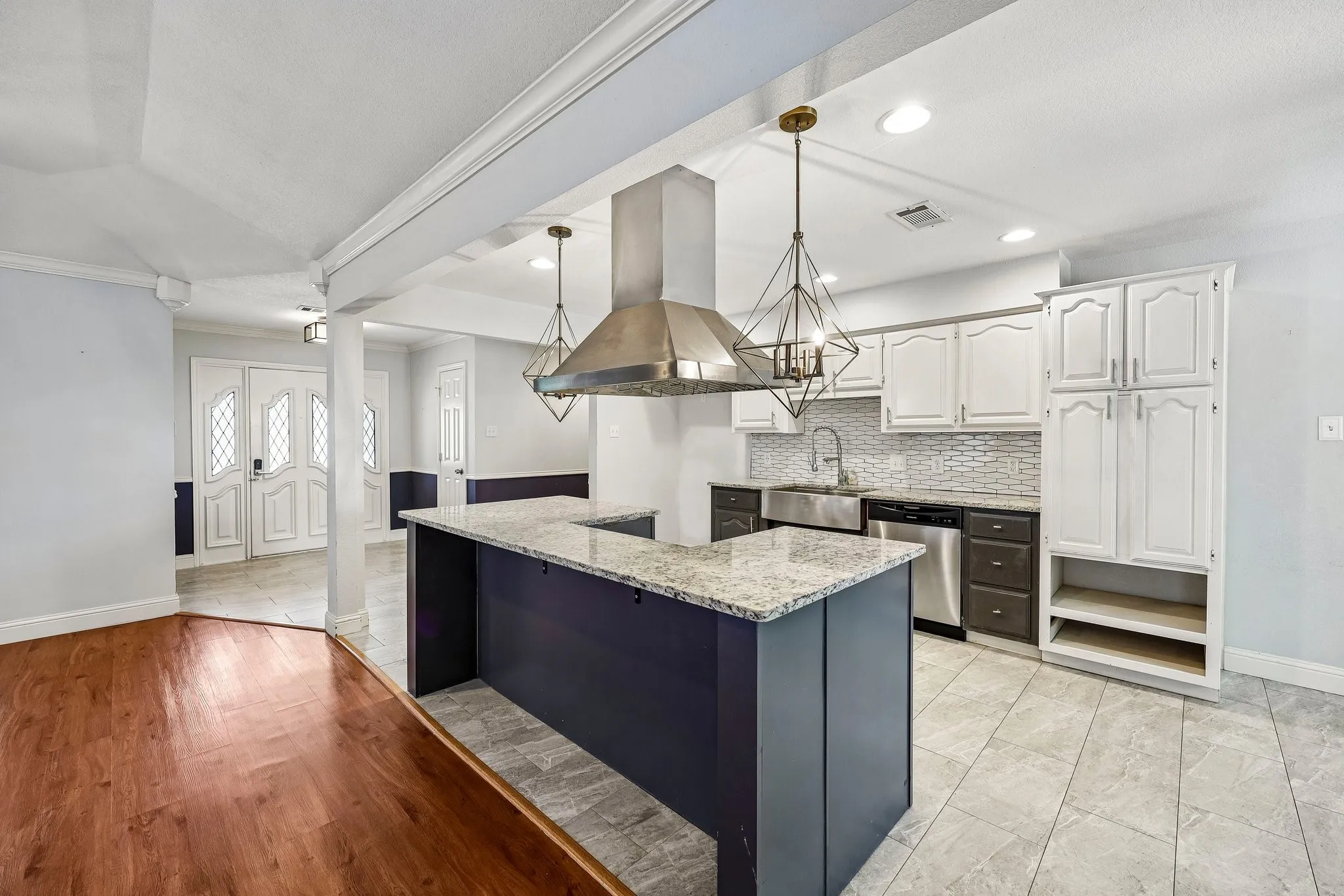 Single Family Residence For Sale in Hood County , 5209 Fairway Circle, De Cordova, Texas 76049, 4 Bedroom, 2 Bathroom, 3 Garage spaces, 2,526 Sqft, built in 1988, mls#21267330, Real Estate Agent in De Cordova, Homes For Sale in Hood county, Homes For Sale in De Cordova, Realtor in De Cordova Texas, Real Estate Brokerage Independent Realty Texas, Luminita Cordes Realtor