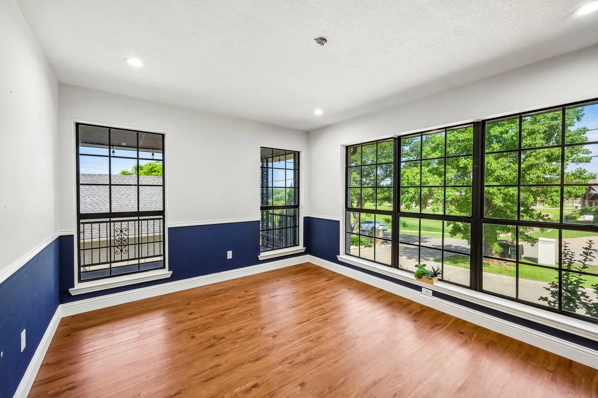 Single Family Residence For Sale in Hood County , 5209 Fairway Circle, De Cordova, Texas 76049, 4 Bedroom, 2 Bathroom, 3 Garage spaces, 2,526 Sqft, built in 1988, mls#21267330, Real Estate Agent in De Cordova, Homes For Sale in Hood county, Homes For Sale in De Cordova, Realtor in De Cordova Texas, Real Estate Brokerage Independent Realty Texas, Luminita Cordes Realtor