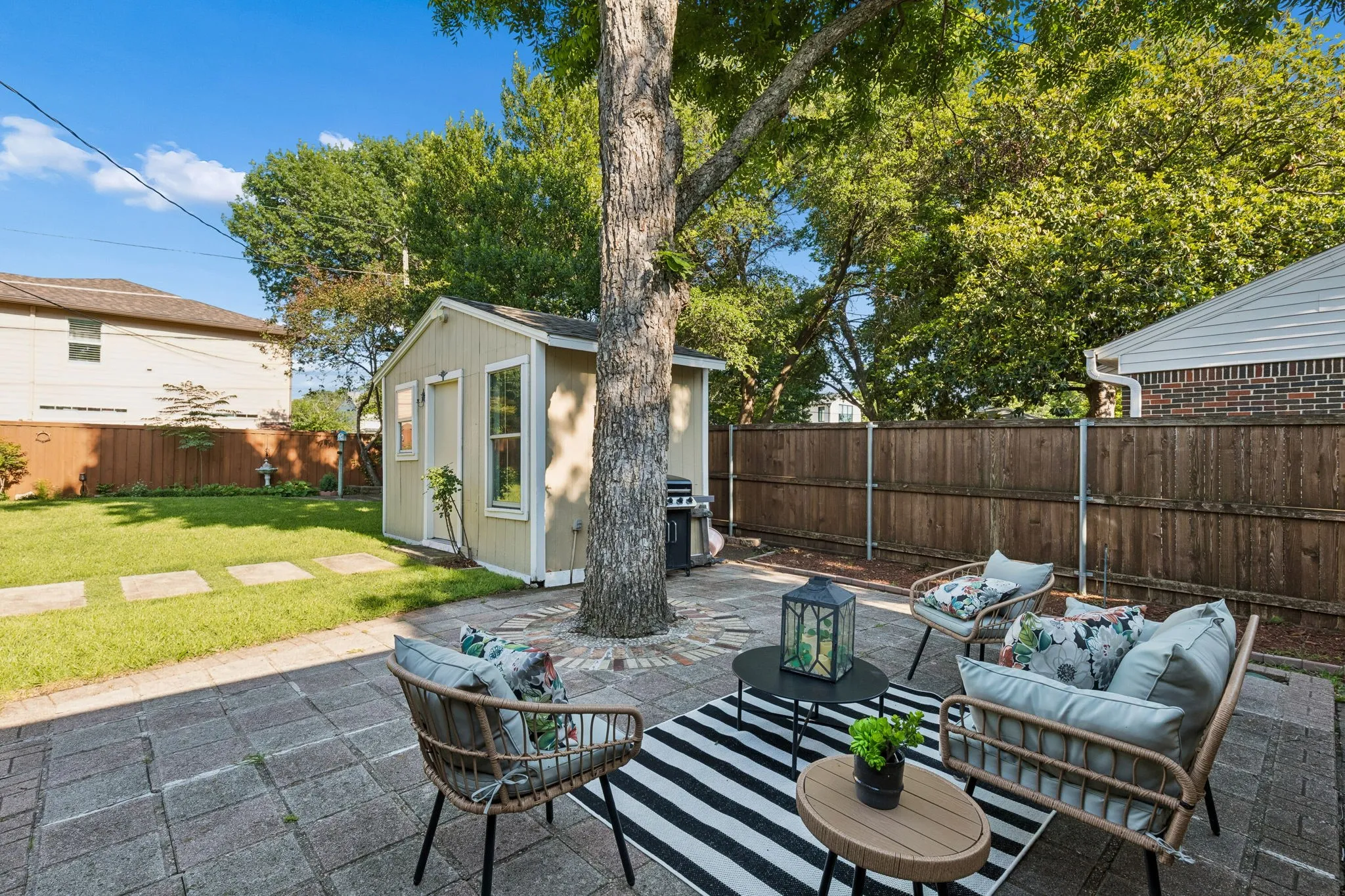 Single Family Residence For Sale in Dallas County , 9966 Coppedge Lane, Dallas, Texas 75220, 3 Bedroom, 2 Bathroom, Garage spaces, 2,122 Sqft, built in 1951, mls#21267942, Real Estate Agent in Dallas, Homes For Sale in Dallas county, Homes For Sale in Dallas, Realtor in Dallas Texas, Real Estate Brokerage Independent Realty Texas, Luminita Cordes Realtor