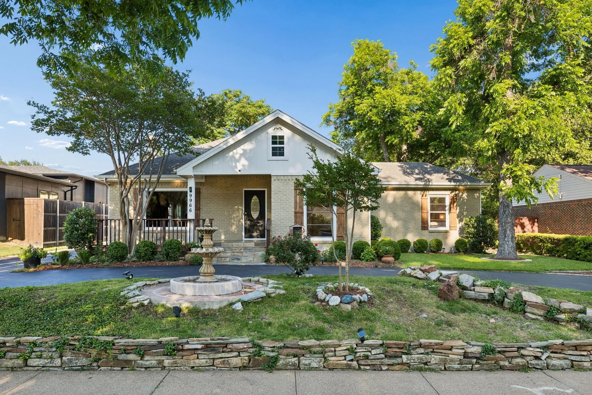 Single Family Residence For Sale in Dallas County , 9966 Coppedge Lane, Dallas, Texas 75220, 3 Bedroom, 2 Bathroom, Garage spaces, 2,122 Sqft, built in 1951, mls#21267942, Real Estate Agent in Dallas, Homes For Sale in Dallas county, Homes For Sale in Dallas, Realtor in Dallas Texas, Real Estate Brokerage Independent Realty Texas, Luminita Cordes Realtor