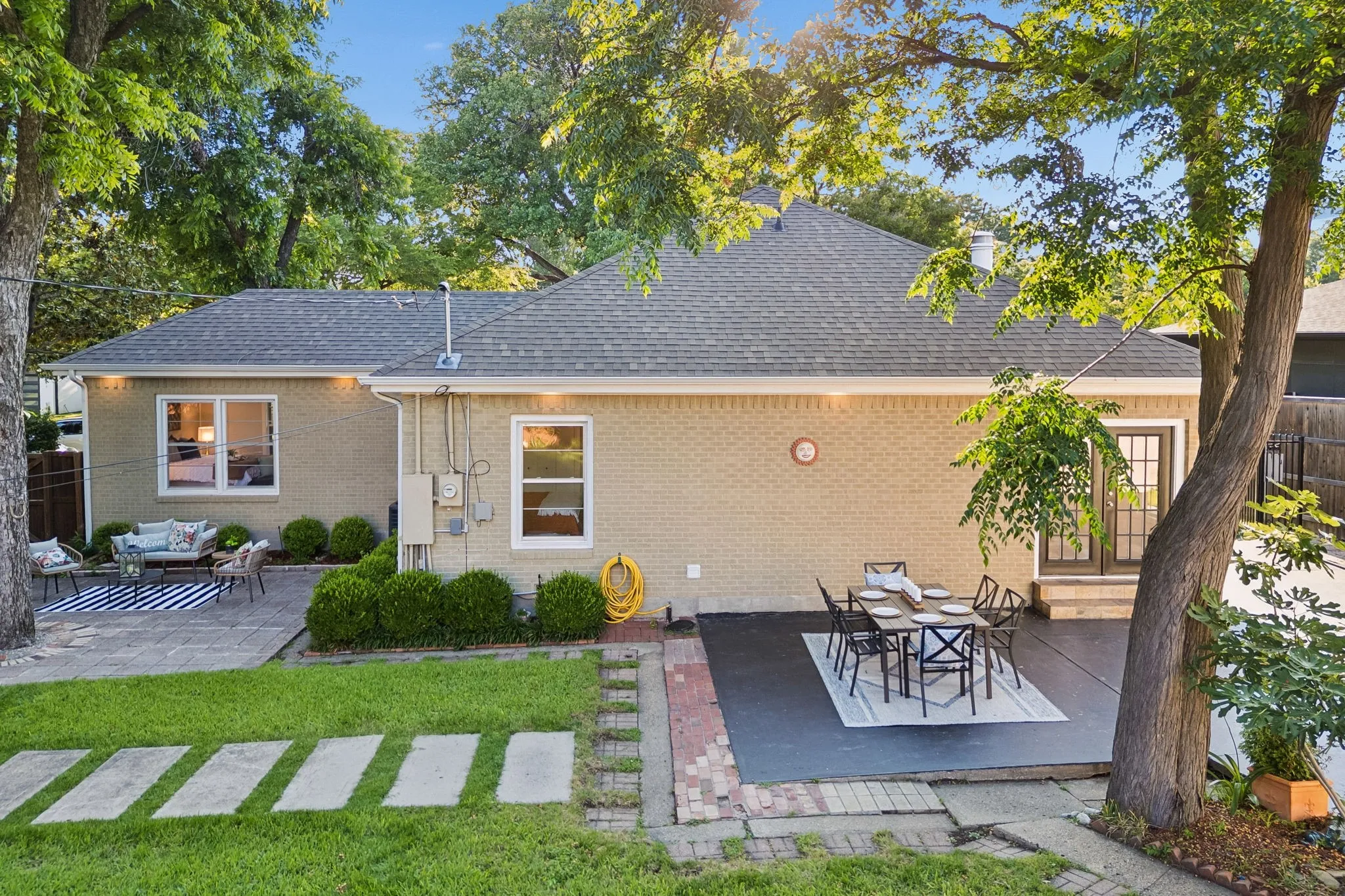 Single Family Residence For Sale in Dallas County , 9966 Coppedge Lane, Dallas, Texas 75220, 3 Bedroom, 2 Bathroom, Garage spaces, 2,122 Sqft, built in 1951, mls#21267942, Real Estate Agent in Dallas, Homes For Sale in Dallas county, Homes For Sale in Dallas, Realtor in Dallas Texas, Real Estate Brokerage Independent Realty Texas, Luminita Cordes Realtor