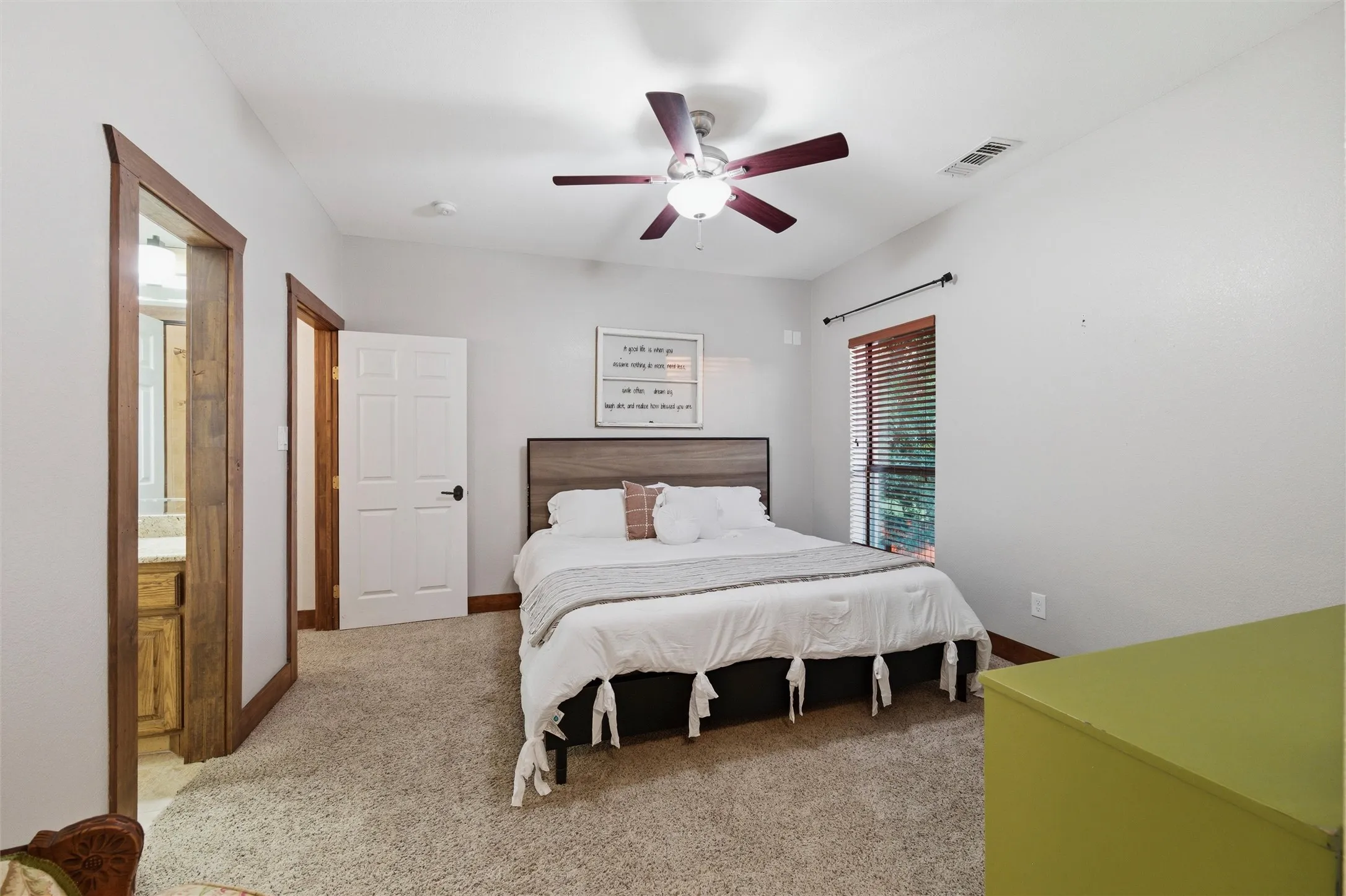 Single Family Residence For Sale in Ellis County , 5079 April Lane, Waxahachie, Texas 75165, 5 Bedroom, 4 Bathroom, 3 Garage spaces, 4,456 Sqft, built in 2002, Price $899,000, mls#21270979, Real Estate Agent in Waxahachie, Homes For Sale in Ellis county, Homes For Sale in Waxahachie, Realtor in Waxahachie Texas, Real Estate Brokerage Independent Realty Texas, Luminita Cordes Realtor