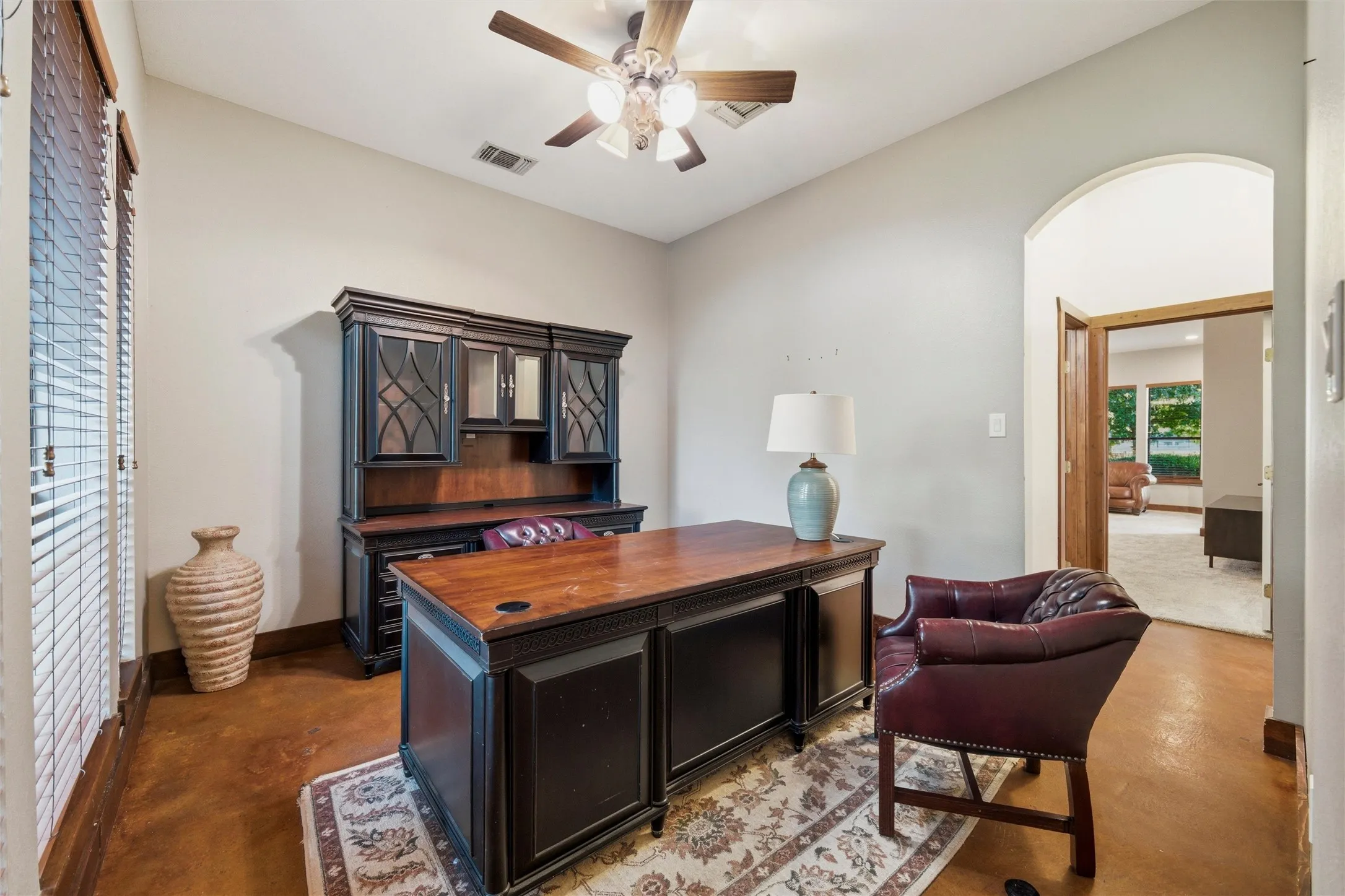 Single Family Residence For Sale in Ellis County , 5079 April Lane, Waxahachie, Texas 75165, 5 Bedroom, 4 Bathroom, 3 Garage spaces, 4,456 Sqft, built in 2002, Price $899,000, mls#21270979, Real Estate Agent in Waxahachie, Homes For Sale in Ellis county, Homes For Sale in Waxahachie, Realtor in Waxahachie Texas, Real Estate Brokerage Independent Realty Texas, Luminita Cordes Realtor