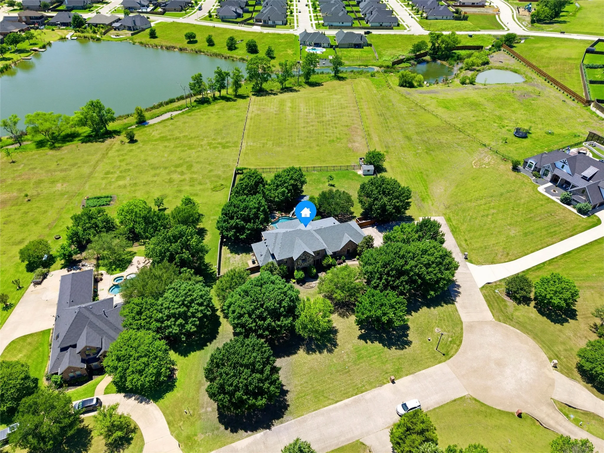 Single Family Residence For Sale in Ellis County , 5079 April Lane, Waxahachie, Texas 75165, 5 Bedroom, 4 Bathroom, 3 Garage spaces, 4,456 Sqft, built in 2002, Price $899,000, mls#21270979, Real Estate Agent in Waxahachie, Homes For Sale in Ellis county, Homes For Sale in Waxahachie, Realtor in Waxahachie Texas, Real Estate Brokerage Independent Realty Texas, Luminita Cordes Realtor