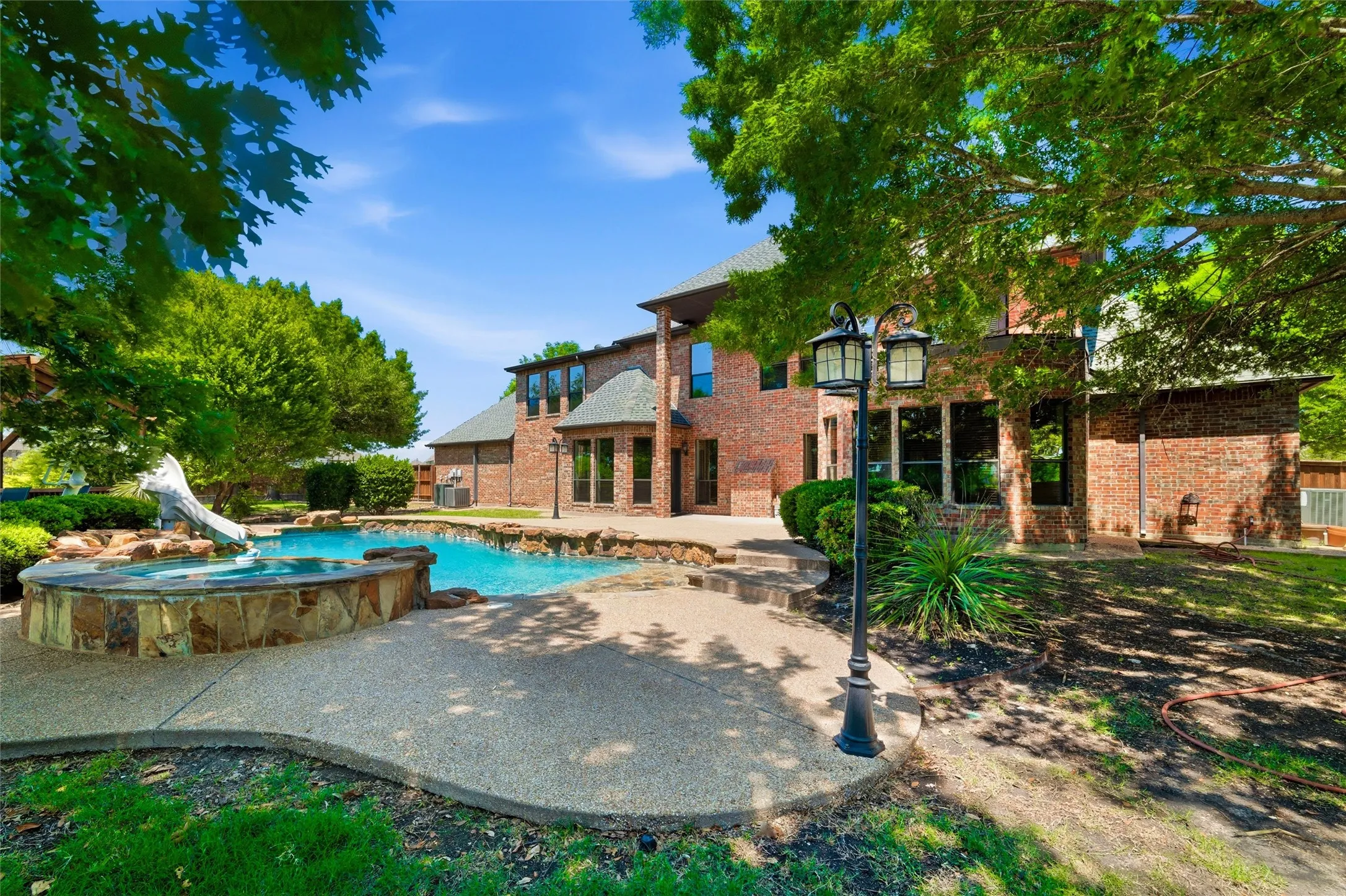 Single Family Residence For Sale in Ellis County , 5079 April Lane, Waxahachie, Texas 75165, 5 Bedroom, 4 Bathroom, 3 Garage spaces, 4,456 Sqft, built in 2002, Price $899,000, mls#21270979, Real Estate Agent in Waxahachie, Homes For Sale in Ellis county, Homes For Sale in Waxahachie, Realtor in Waxahachie Texas, Real Estate Brokerage Independent Realty Texas, Luminita Cordes Realtor
