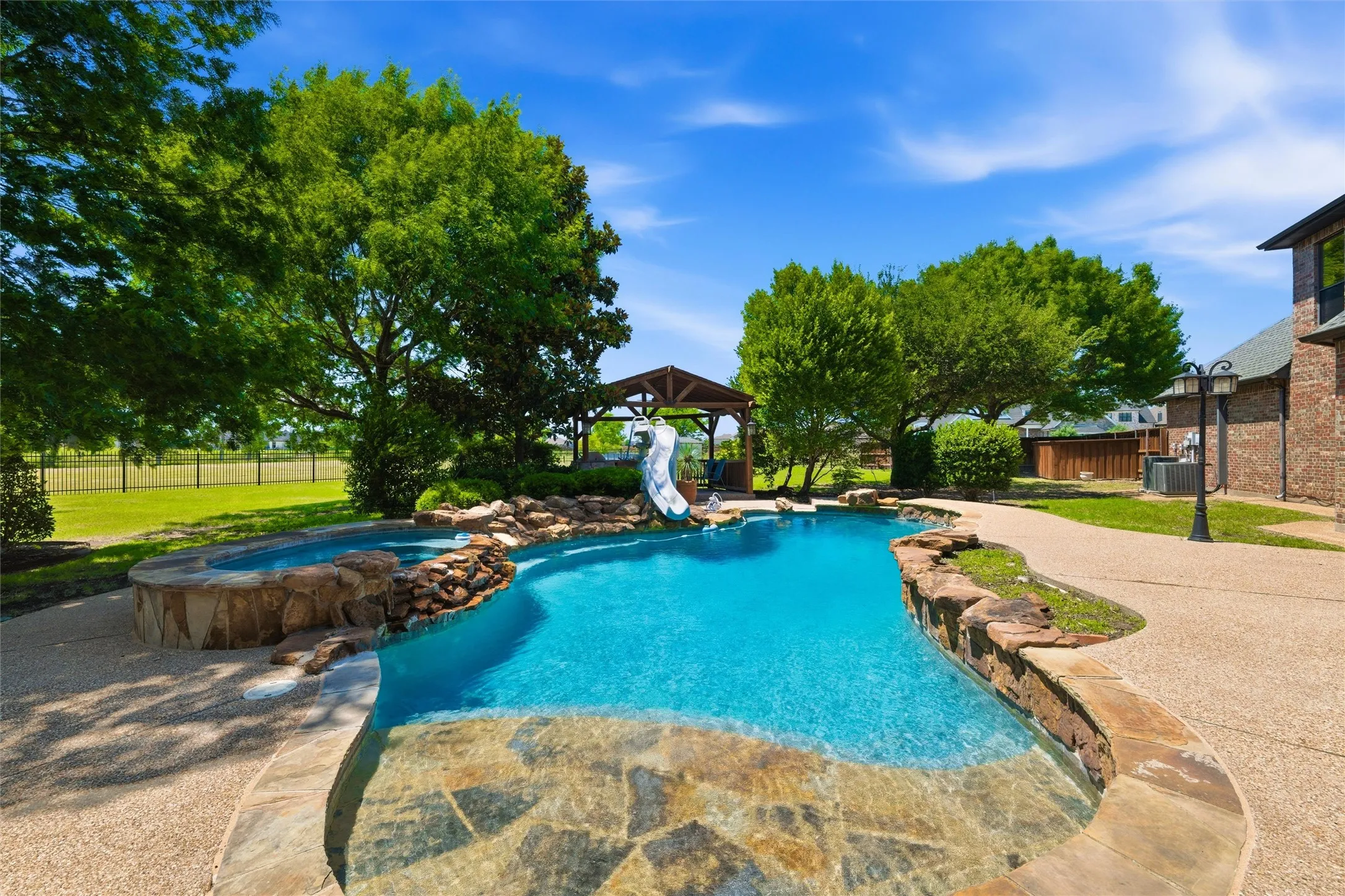 Single Family Residence For Sale in Ellis County , 5079 April Lane, Waxahachie, Texas 75165, 5 Bedroom, 4 Bathroom, 3 Garage spaces, 4,456 Sqft, built in 2002, Price $899,000, mls#21270979, Real Estate Agent in Waxahachie, Homes For Sale in Ellis county, Homes For Sale in Waxahachie, Realtor in Waxahachie Texas, Real Estate Brokerage Independent Realty Texas, Luminita Cordes Realtor