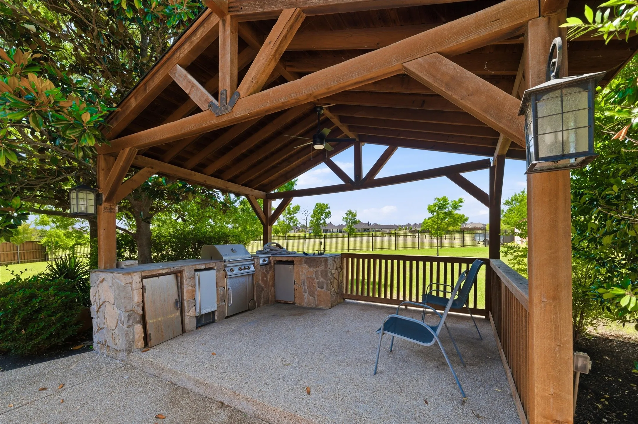 Single Family Residence For Sale in Ellis County , 5079 April Lane, Waxahachie, Texas 75165, 5 Bedroom, 4 Bathroom, 3 Garage spaces, 4,456 Sqft, built in 2002, Price $899,000, mls#21270979, Real Estate Agent in Waxahachie, Homes For Sale in Ellis county, Homes For Sale in Waxahachie, Realtor in Waxahachie Texas, Real Estate Brokerage Independent Realty Texas, Luminita Cordes Realtor