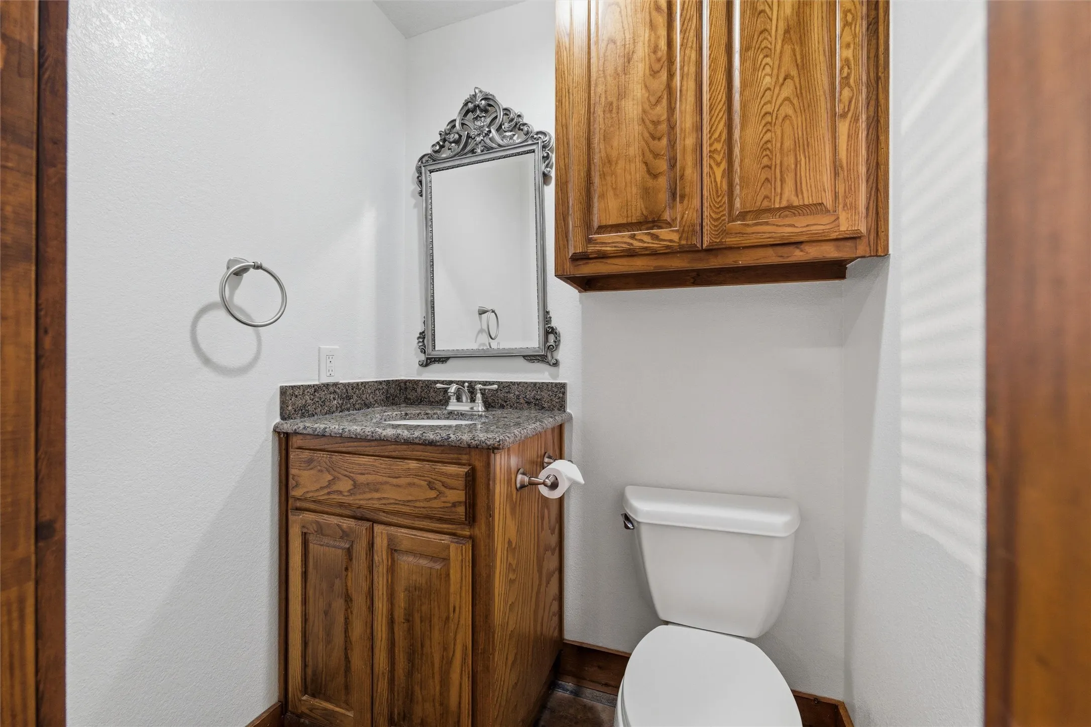 Single Family Residence For Sale in Ellis County , 5079 April Lane, Waxahachie, Texas 75165, 5 Bedroom, 4 Bathroom, 3 Garage spaces, 4,456 Sqft, built in 2002, Price $899,000, mls#21270979, Real Estate Agent in Waxahachie, Homes For Sale in Ellis county, Homes For Sale in Waxahachie, Realtor in Waxahachie Texas, Real Estate Brokerage Independent Realty Texas, Luminita Cordes Realtor
