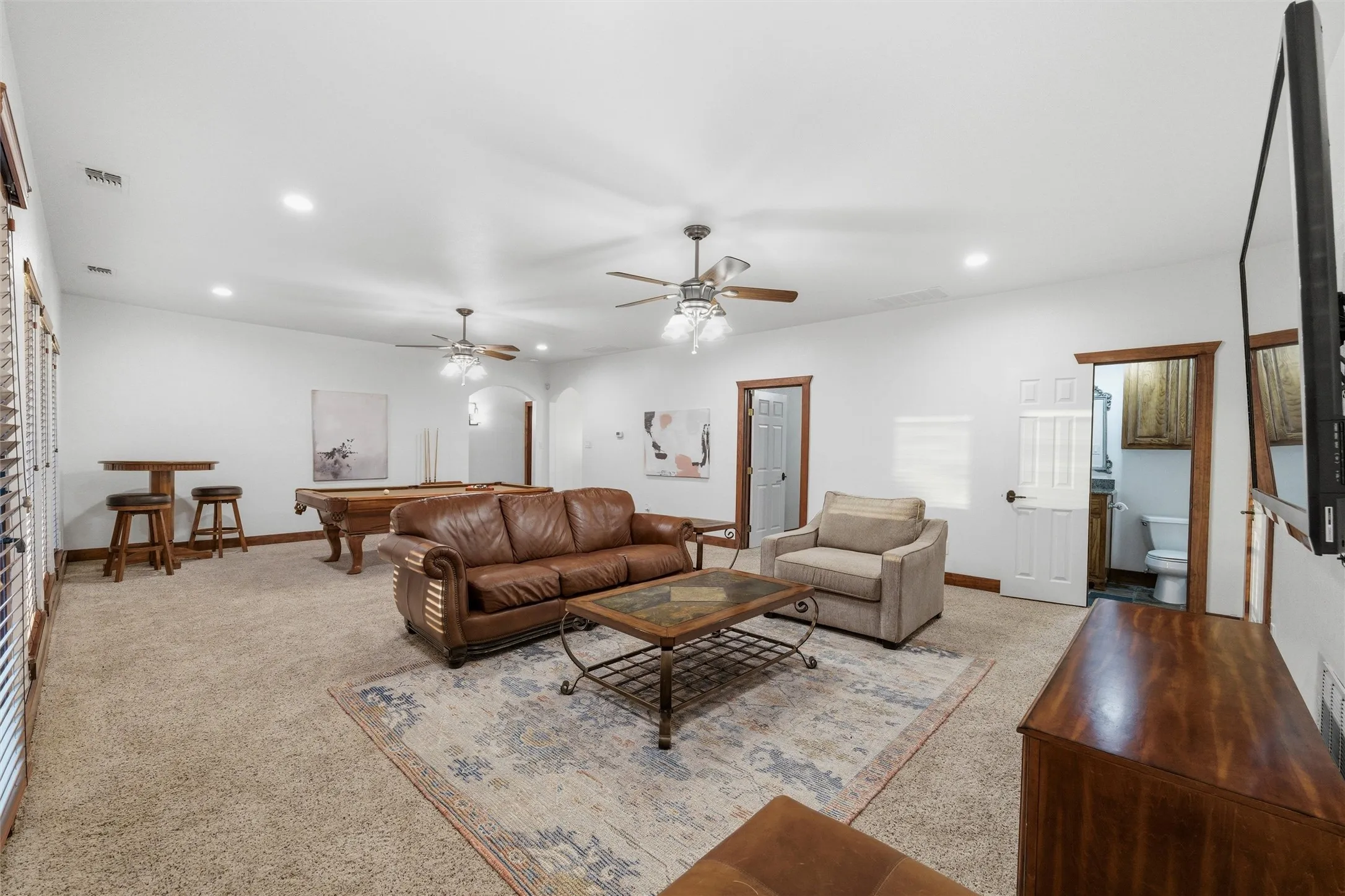 Single Family Residence For Sale in Ellis County , 5079 April Lane, Waxahachie, Texas 75165, 5 Bedroom, 4 Bathroom, 3 Garage spaces, 4,456 Sqft, built in 2002, Price $899,000, mls#21270979, Real Estate Agent in Waxahachie, Homes For Sale in Ellis county, Homes For Sale in Waxahachie, Realtor in Waxahachie Texas, Real Estate Brokerage Independent Realty Texas, Luminita Cordes Realtor