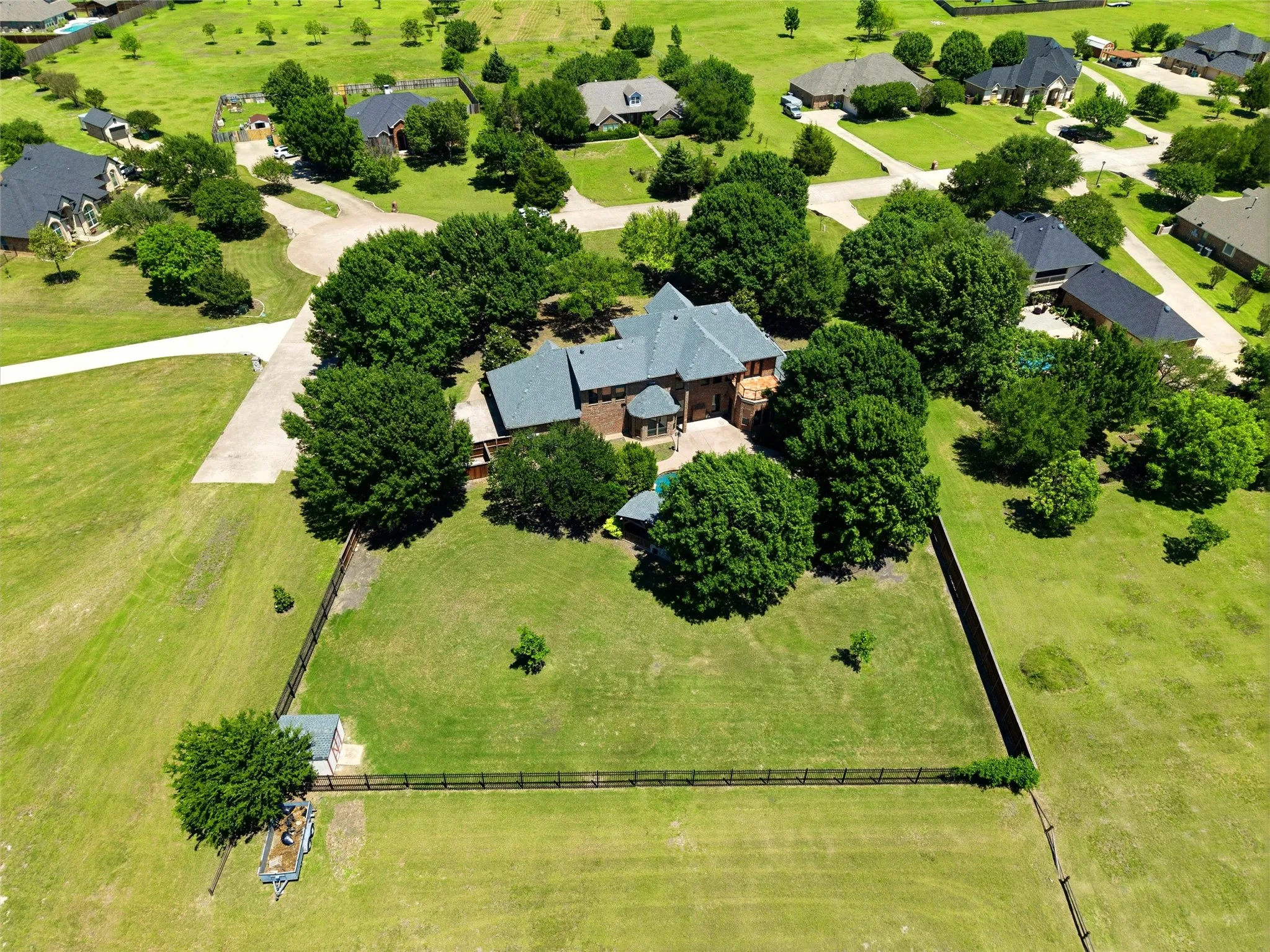 Single Family Residence For Sale in Ellis County , 5079 April Lane, Waxahachie, Texas 75165, 5 Bedroom, 4 Bathroom, 3 Garage spaces, 4,456 Sqft, built in 2002, Price $899,000, mls#21270979, Real Estate Agent in Waxahachie, Homes For Sale in Ellis county, Homes For Sale in Waxahachie, Realtor in Waxahachie Texas, Real Estate Brokerage Independent Realty Texas, Luminita Cordes Realtor