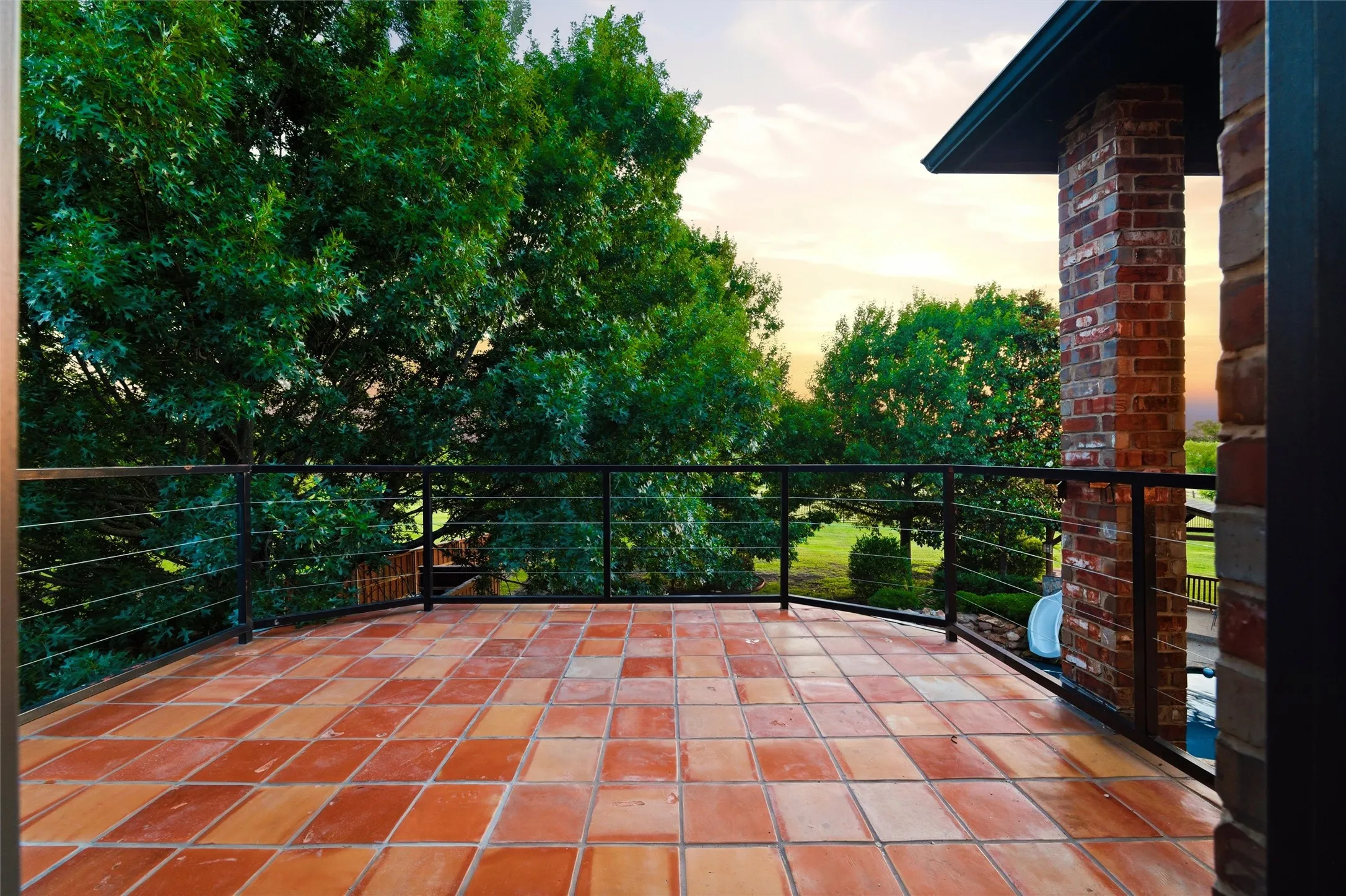 Single Family Residence For Sale in Ellis County , 5079 April Lane, Waxahachie, Texas 75165, 5 Bedroom, 4 Bathroom, 3 Garage spaces, 4,456 Sqft, built in 2002, Price $899,000, mls#21270979, Real Estate Agent in Waxahachie, Homes For Sale in Ellis county, Homes For Sale in Waxahachie, Realtor in Waxahachie Texas, Real Estate Brokerage Independent Realty Texas, Luminita Cordes Realtor
